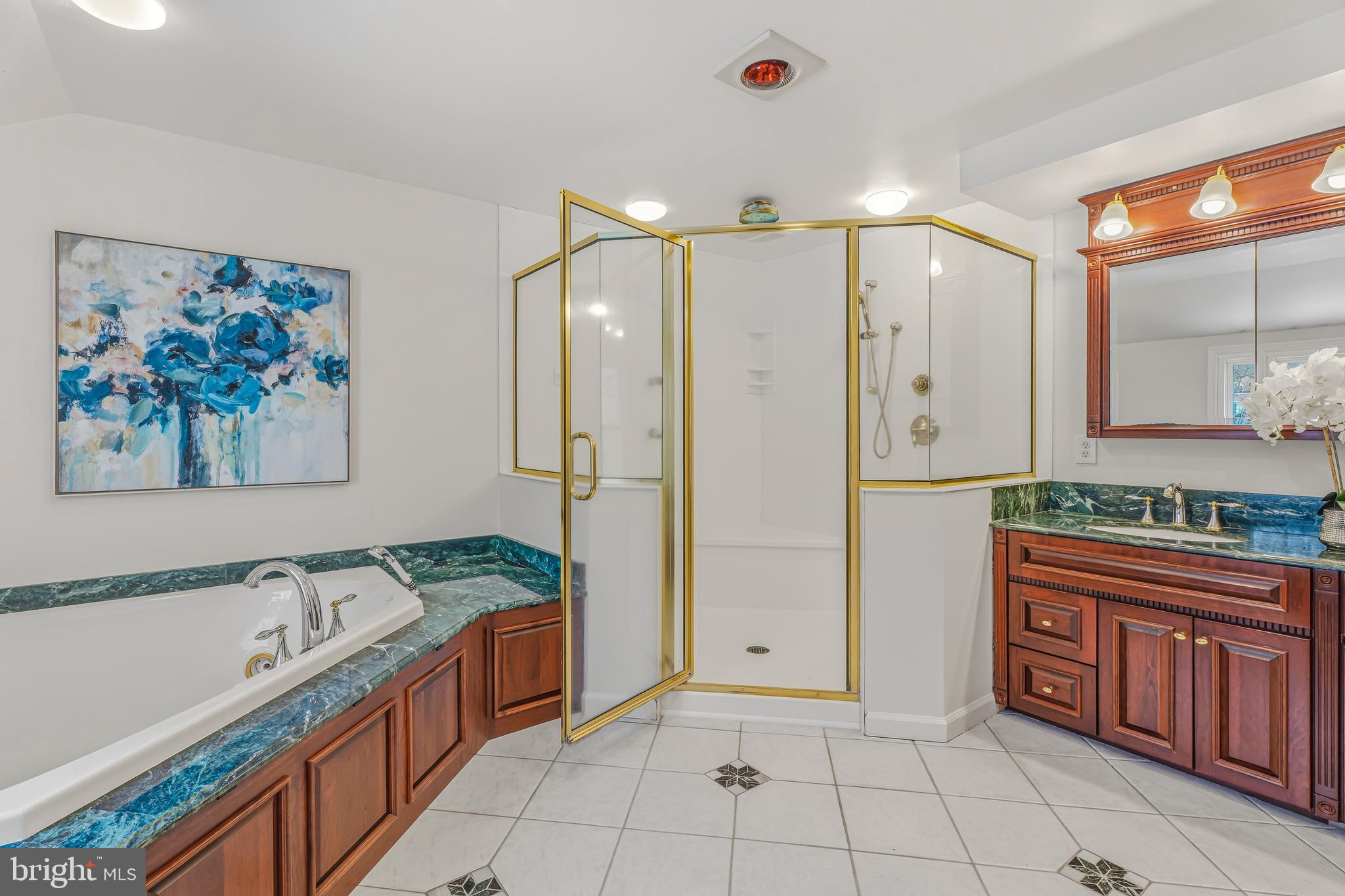 HOLLY KNOLL - Residential