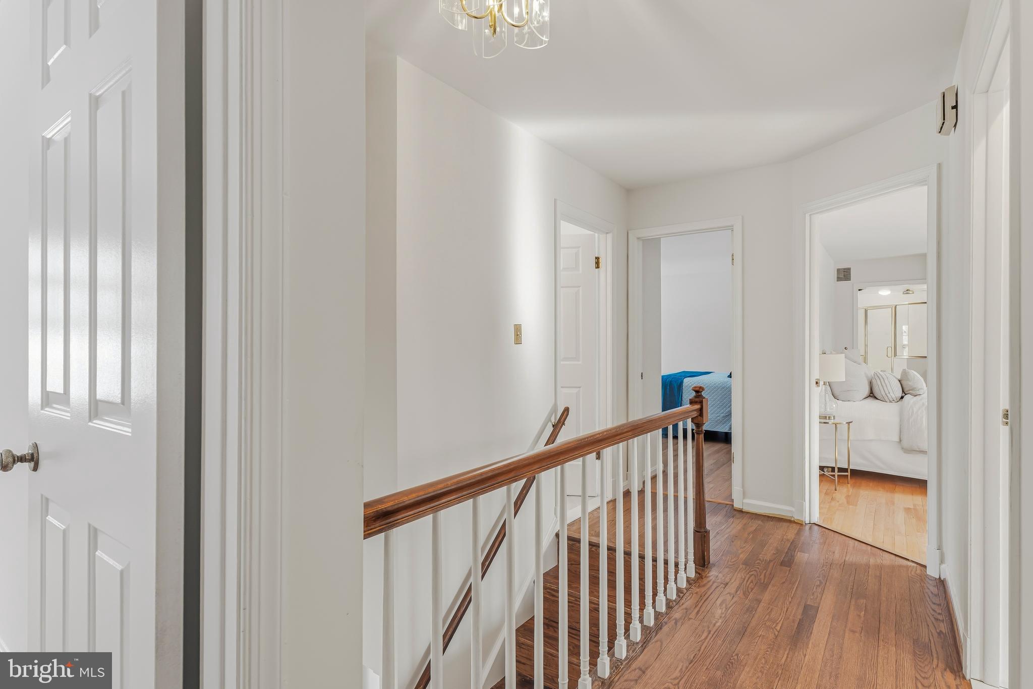 HOLLY KNOLL - Residential