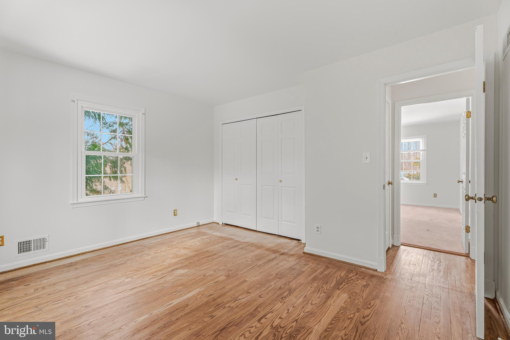 HOLLY KNOLL - Residential