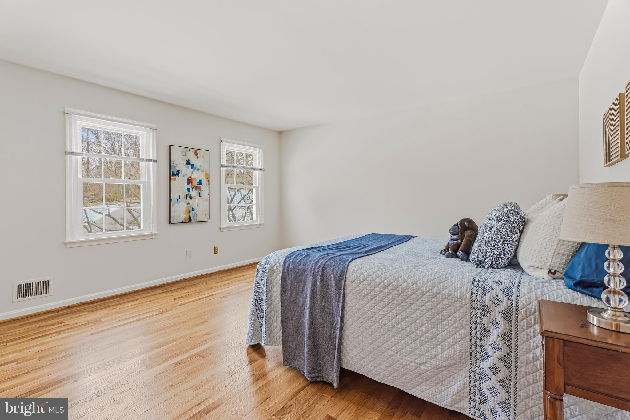 HOLLY KNOLL - Residential