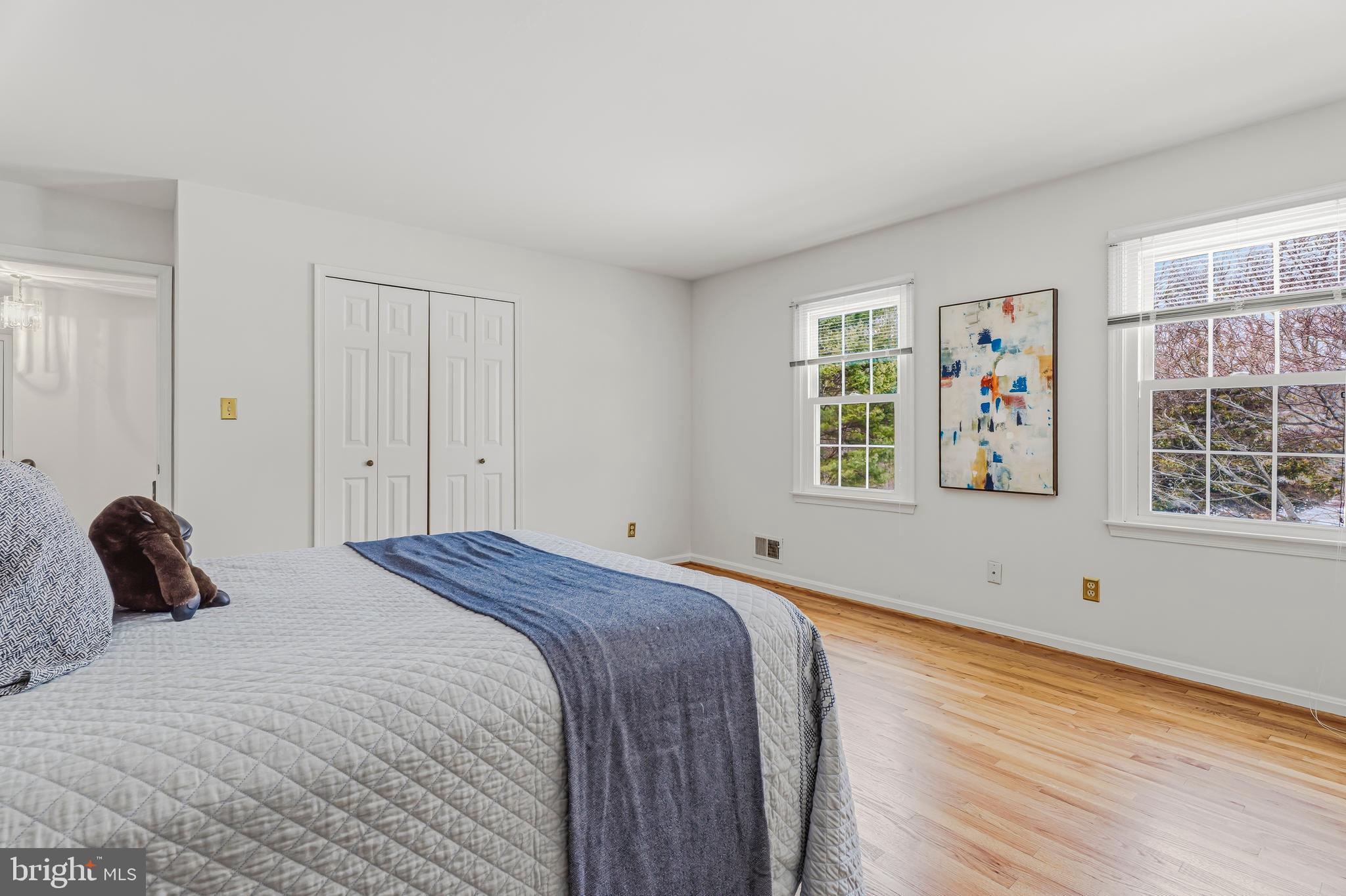 HOLLY KNOLL - Residential