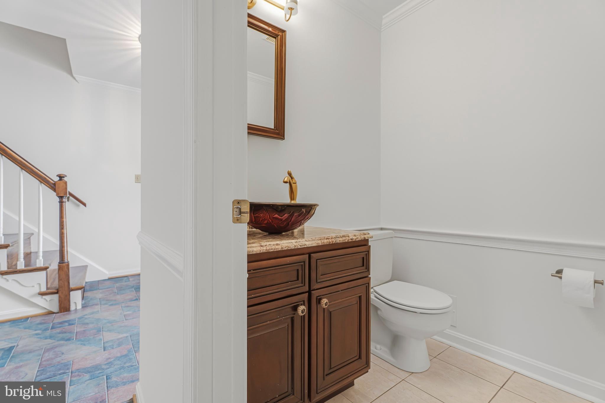 HOLLY KNOLL - Residential