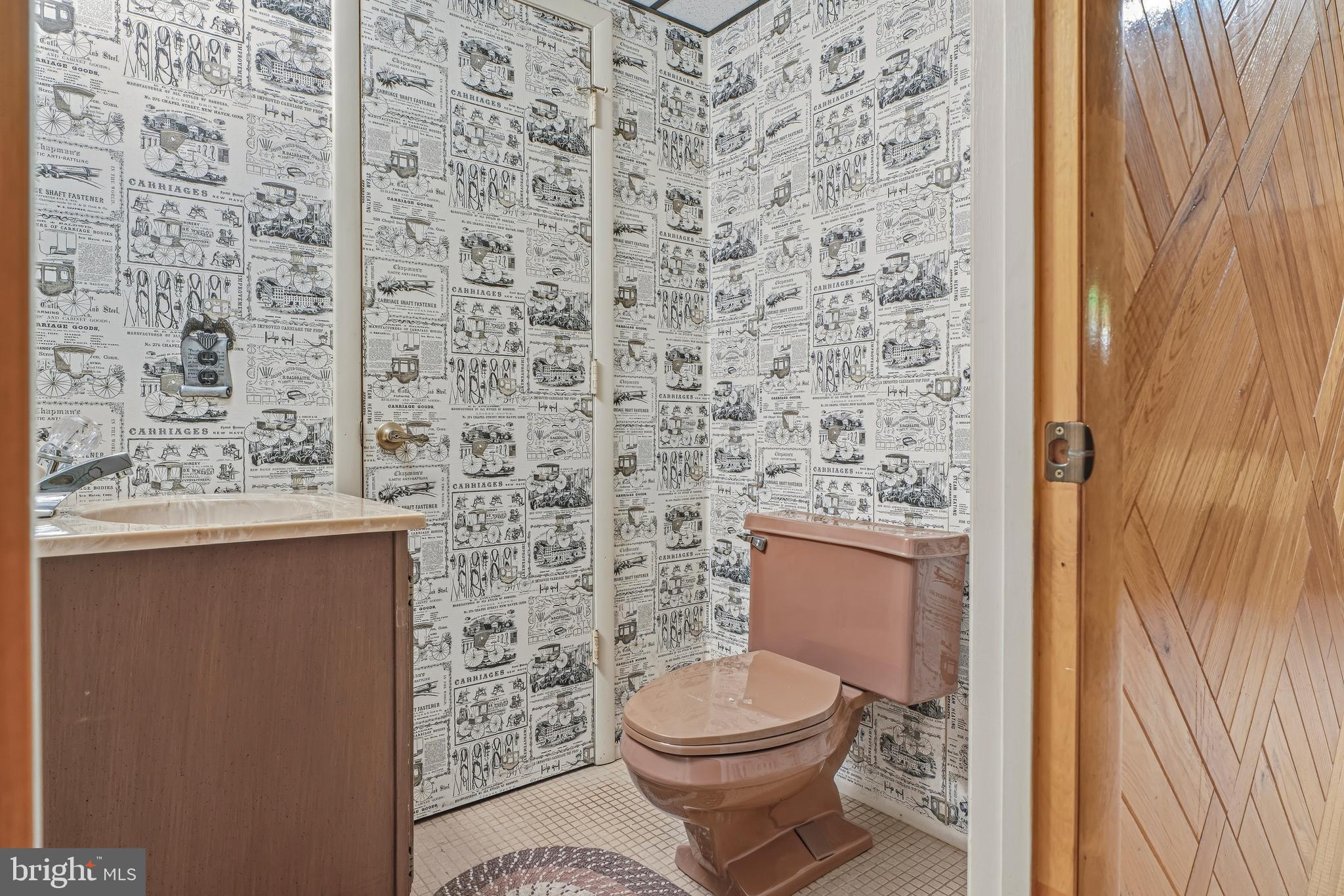 HOLLY KNOLL - Residential