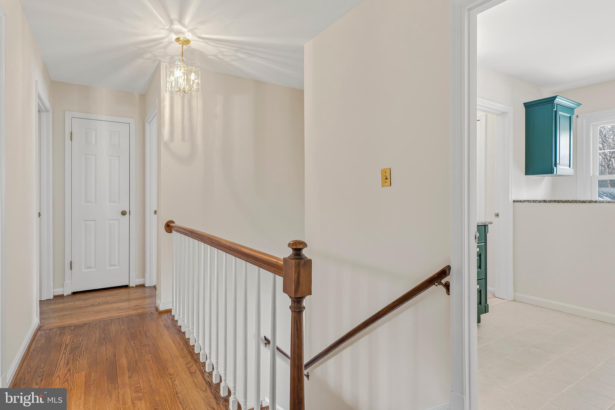 HOLLY KNOLL - Residential