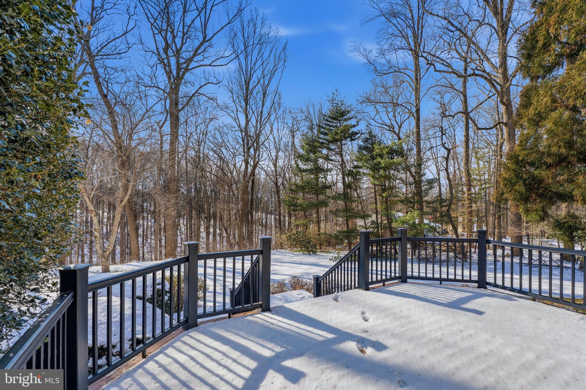 HOLLY KNOLL - Residential