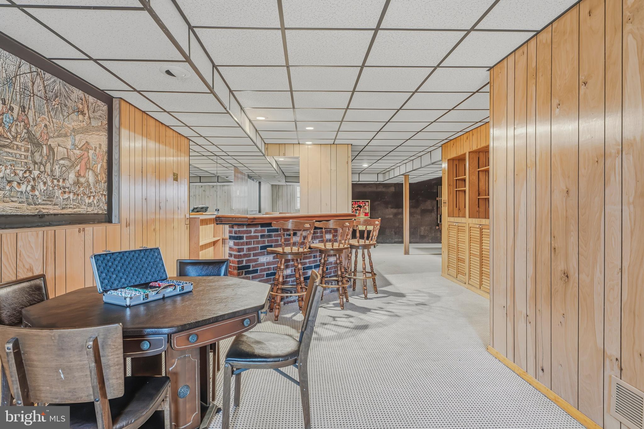 HOLLY KNOLL - Residential