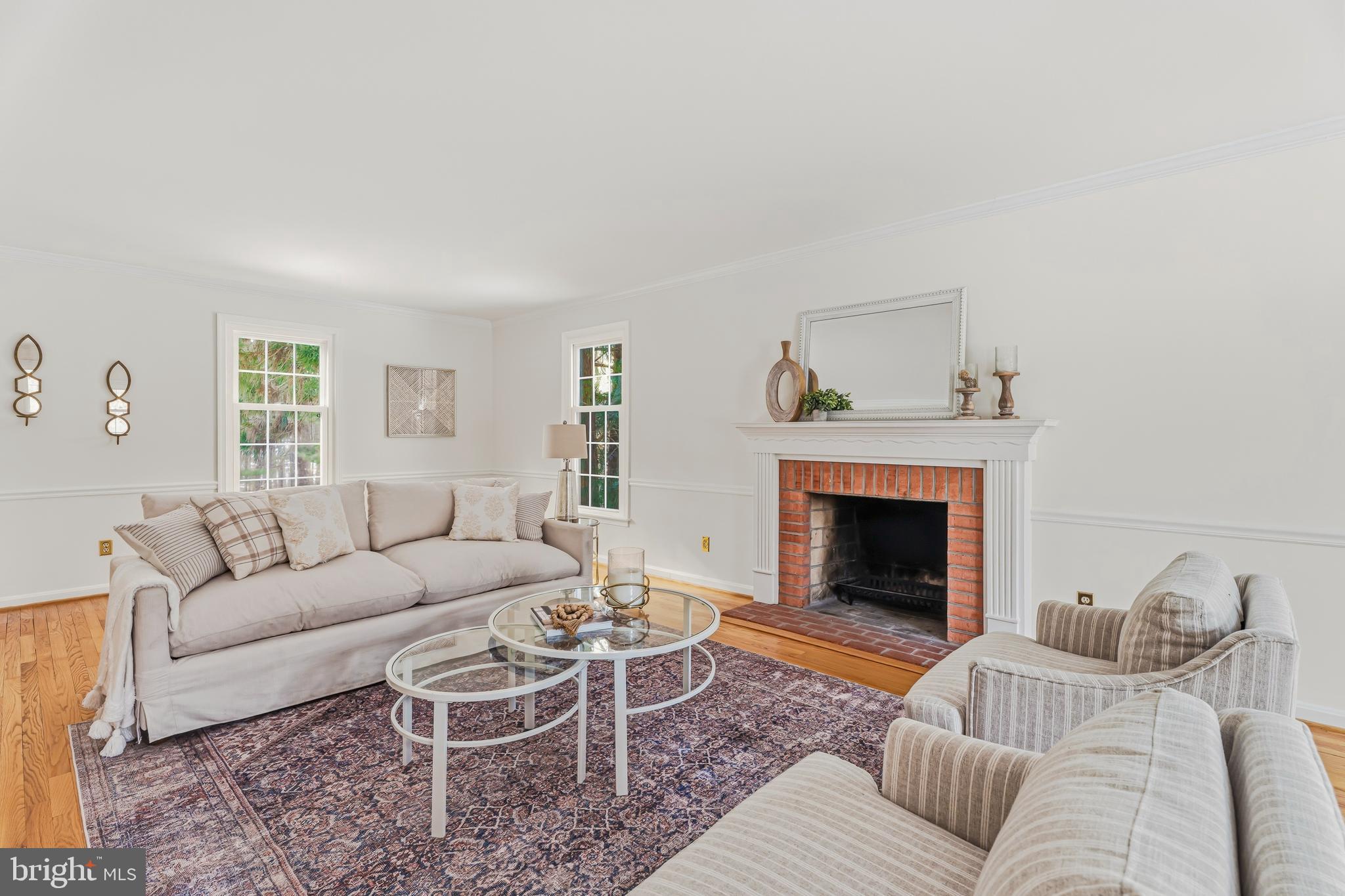 HOLLY KNOLL - Residential