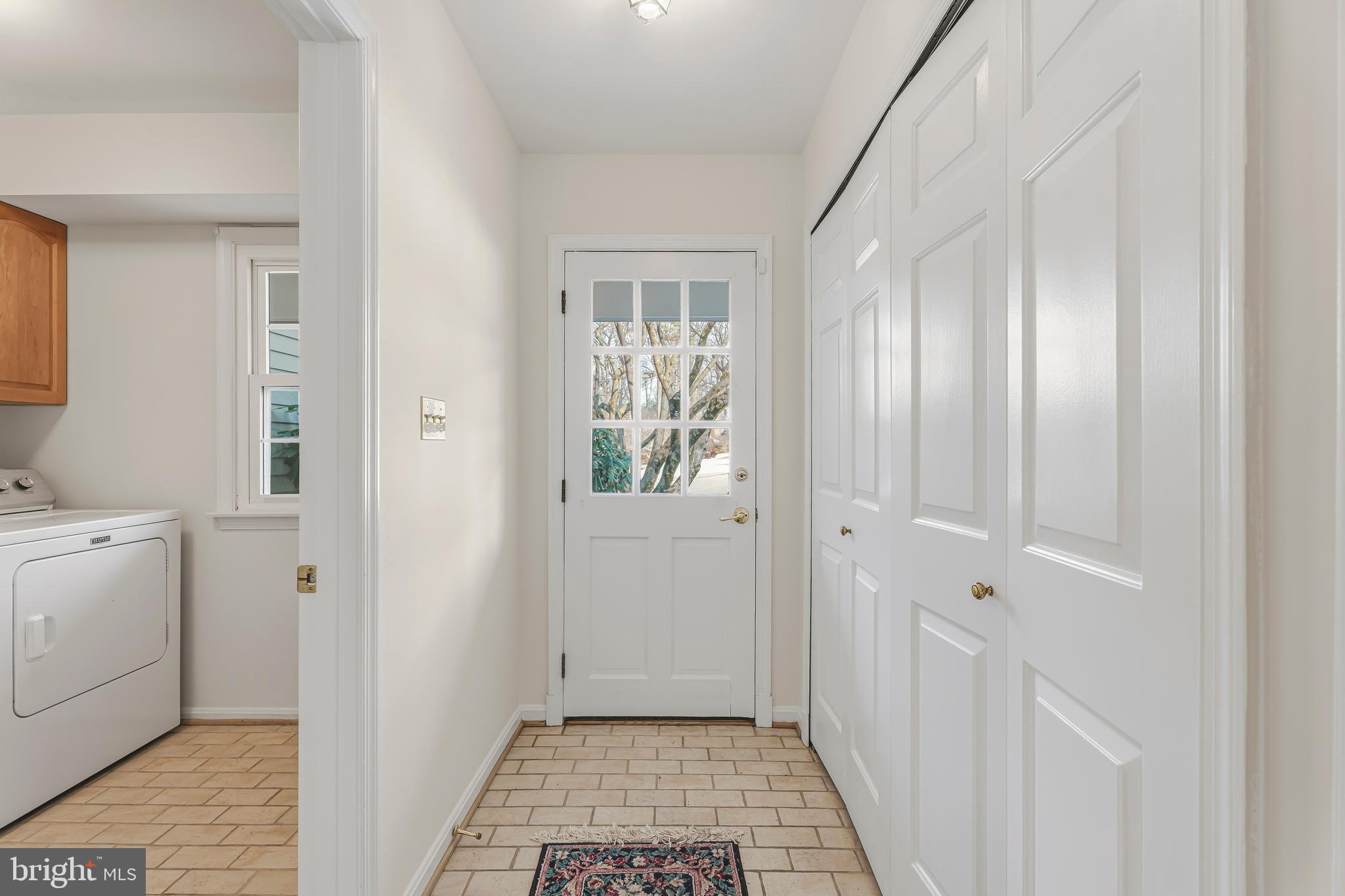 HOLLY KNOLL - Residential