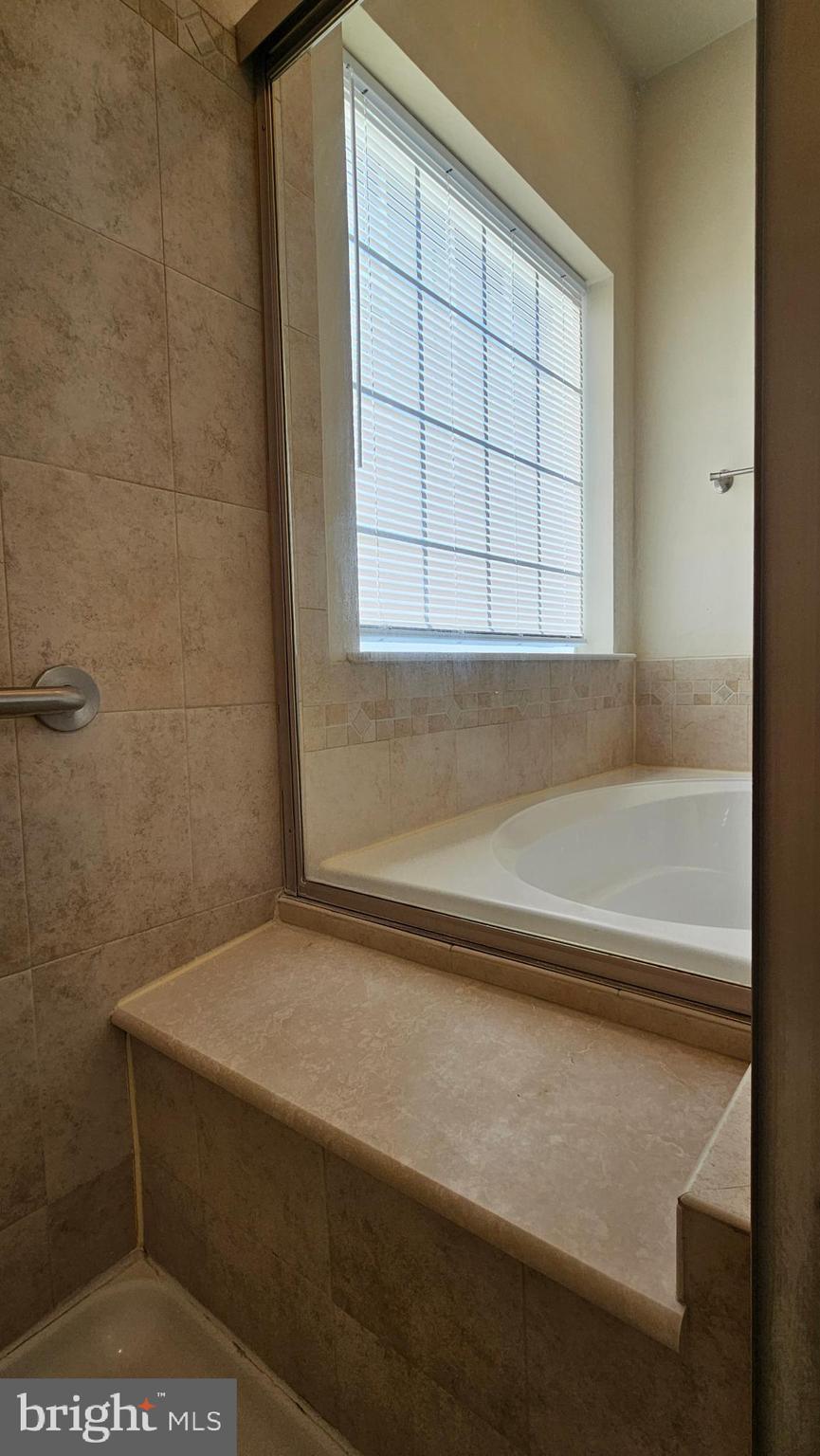 ST CHARLES SUB - HERITAGE - Residential Lease