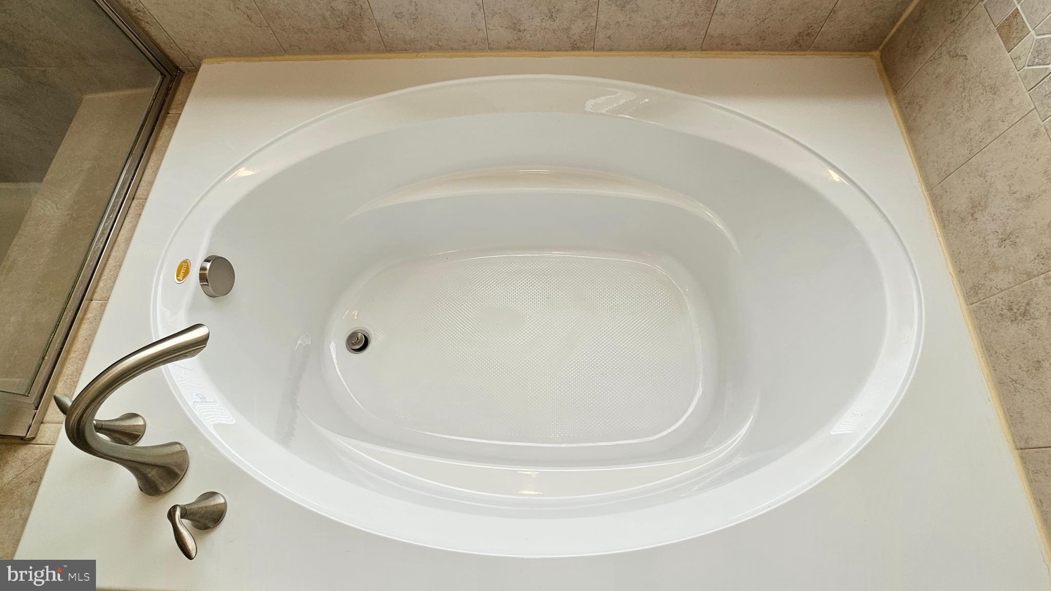 ST CHARLES SUB - HERITAGE - Residential Lease