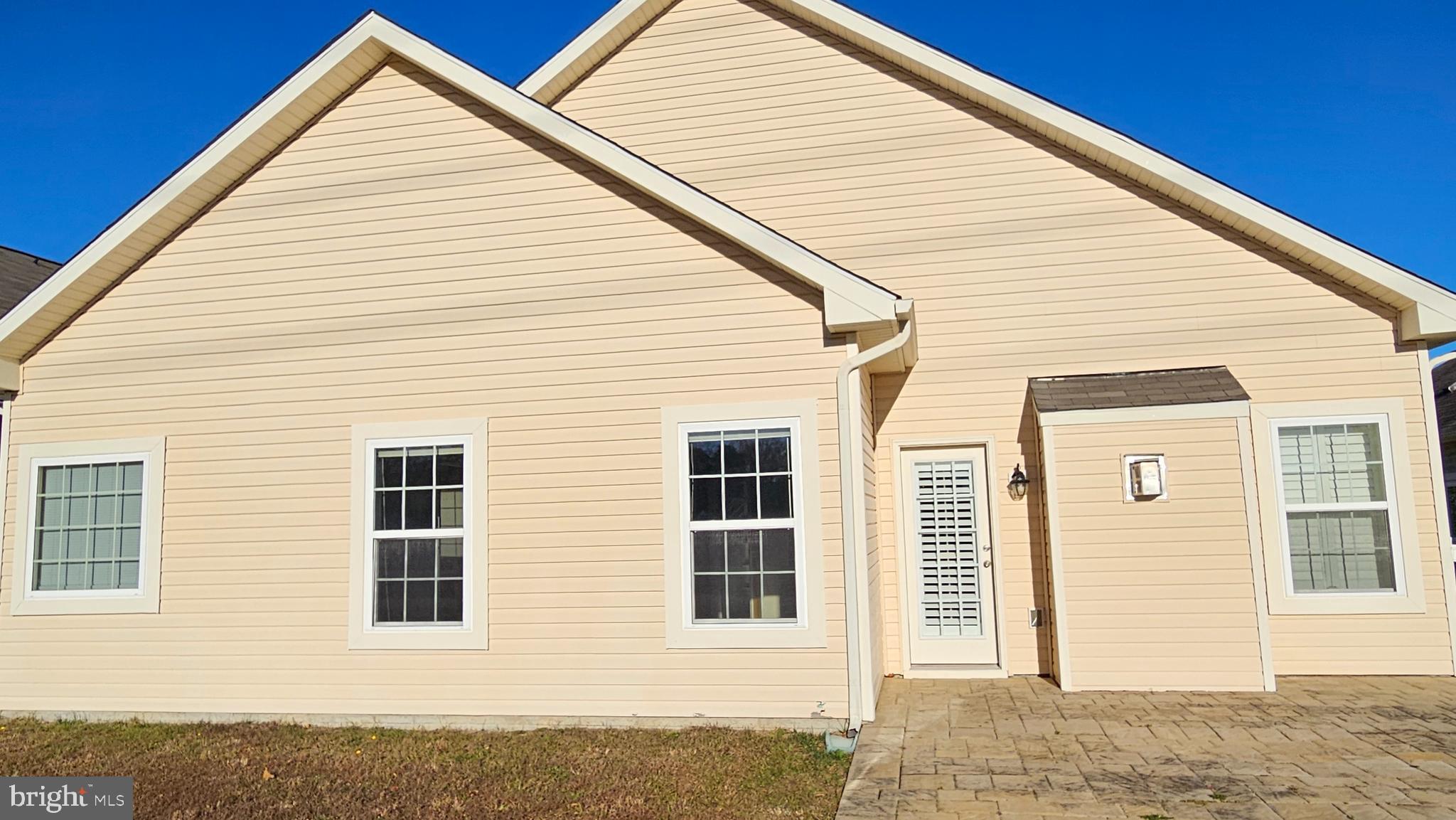 ST CHARLES SUB - HERITAGE - Residential Lease