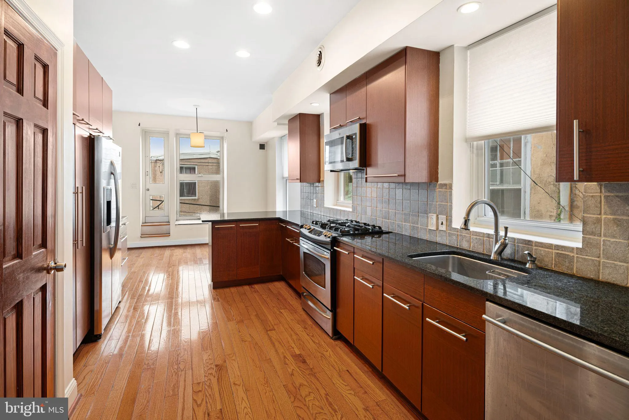 Philadelphia, Pennsylvania 19130, United States, 3 Bedrooms Bedrooms, ,1 BathroomBathrooms,Residential,Active,210319