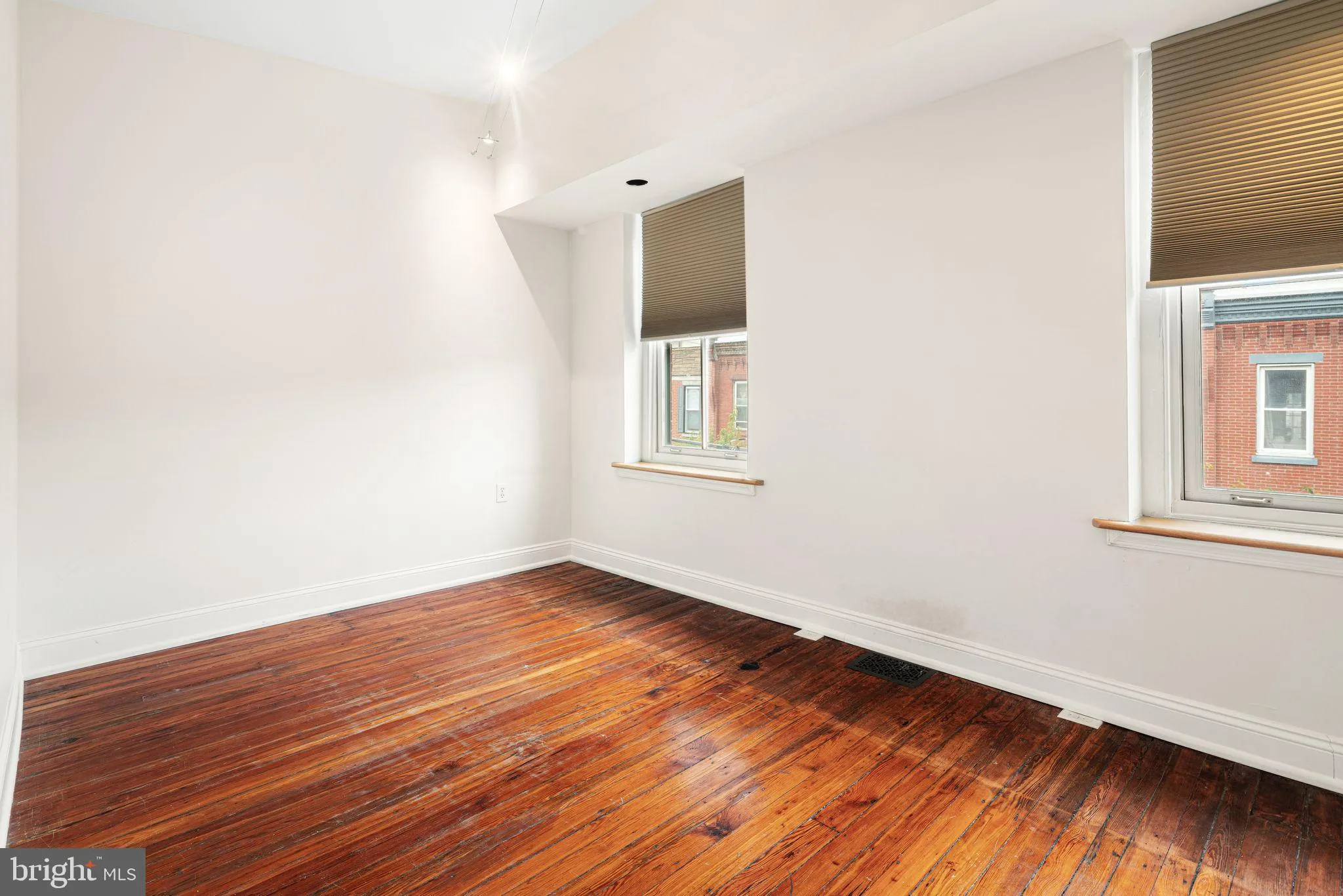 Philadelphia, Pennsylvania 19130, United States, 3 Bedrooms Bedrooms, ,1 BathroomBathrooms,Residential,Active,210319