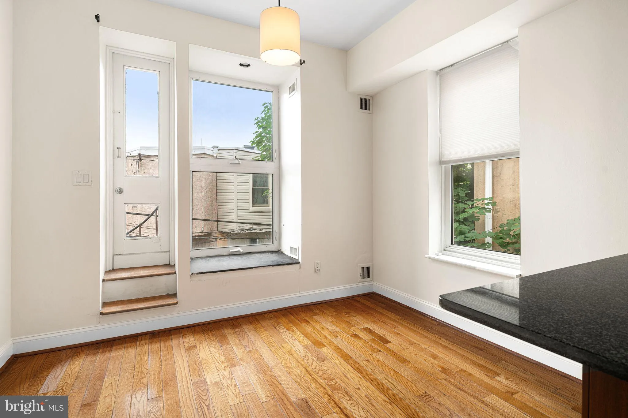 Philadelphia, Pennsylvania 19130, United States, 3 Bedrooms Bedrooms, ,1 BathroomBathrooms,Residential,Active,210319