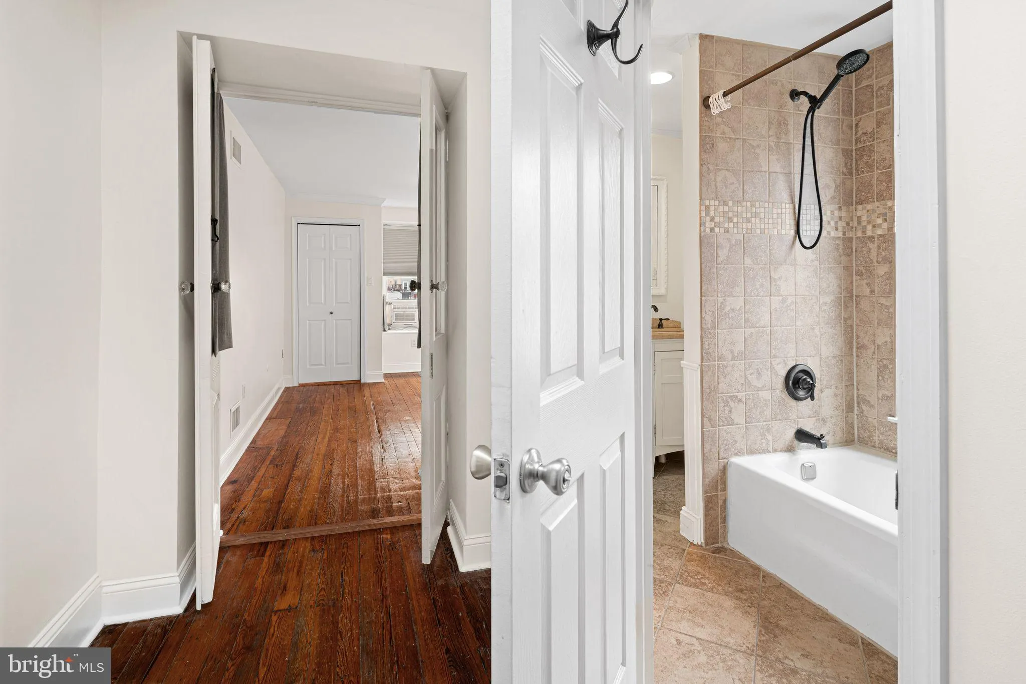 Philadelphia, Pennsylvania 19130, United States, 3 Bedrooms Bedrooms, ,1 BathroomBathrooms,Residential,Active,210319