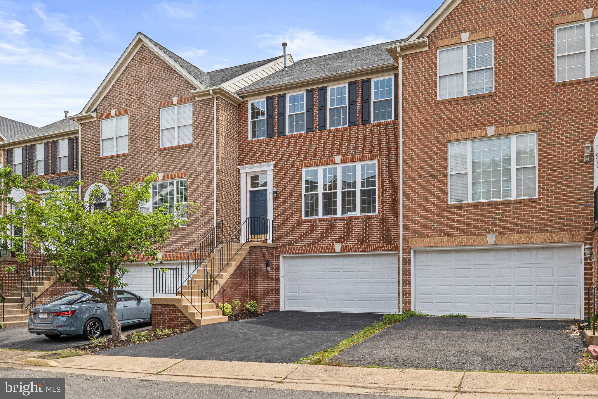 2453 FOUNDERS WAY
