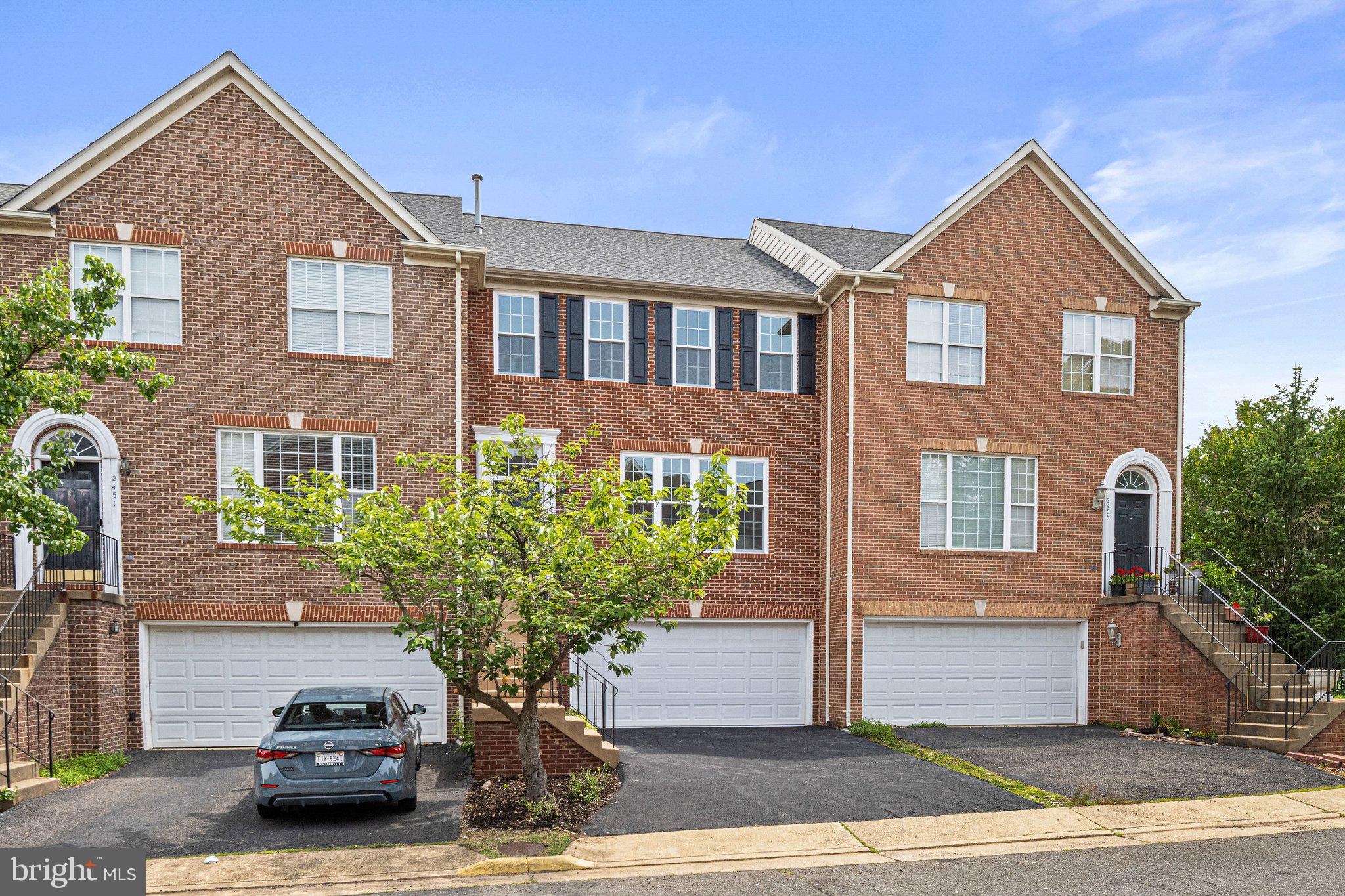 2453 FOUNDERS WAY