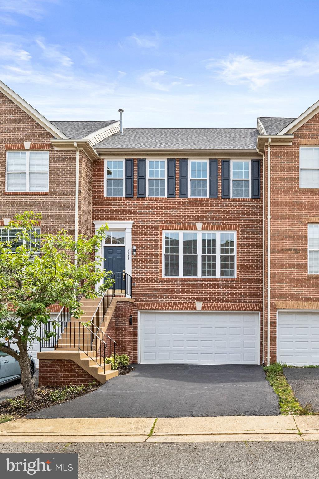 2453 FOUNDERS WAY