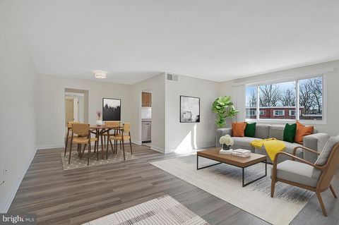 Condo For Sale - 3823 Hamilton Street #B-204<br/> HYATTSVILLE, MD 20781