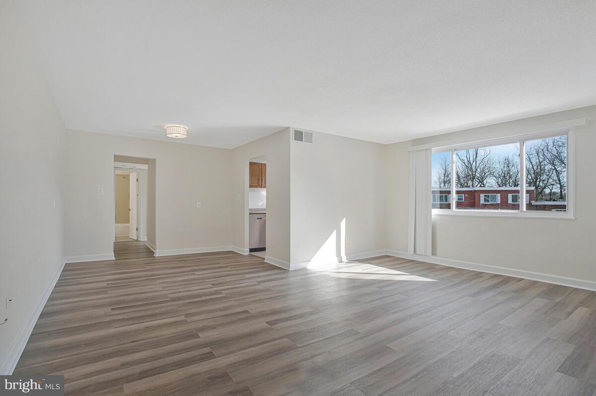 3823 HAMILTON STREET B-204