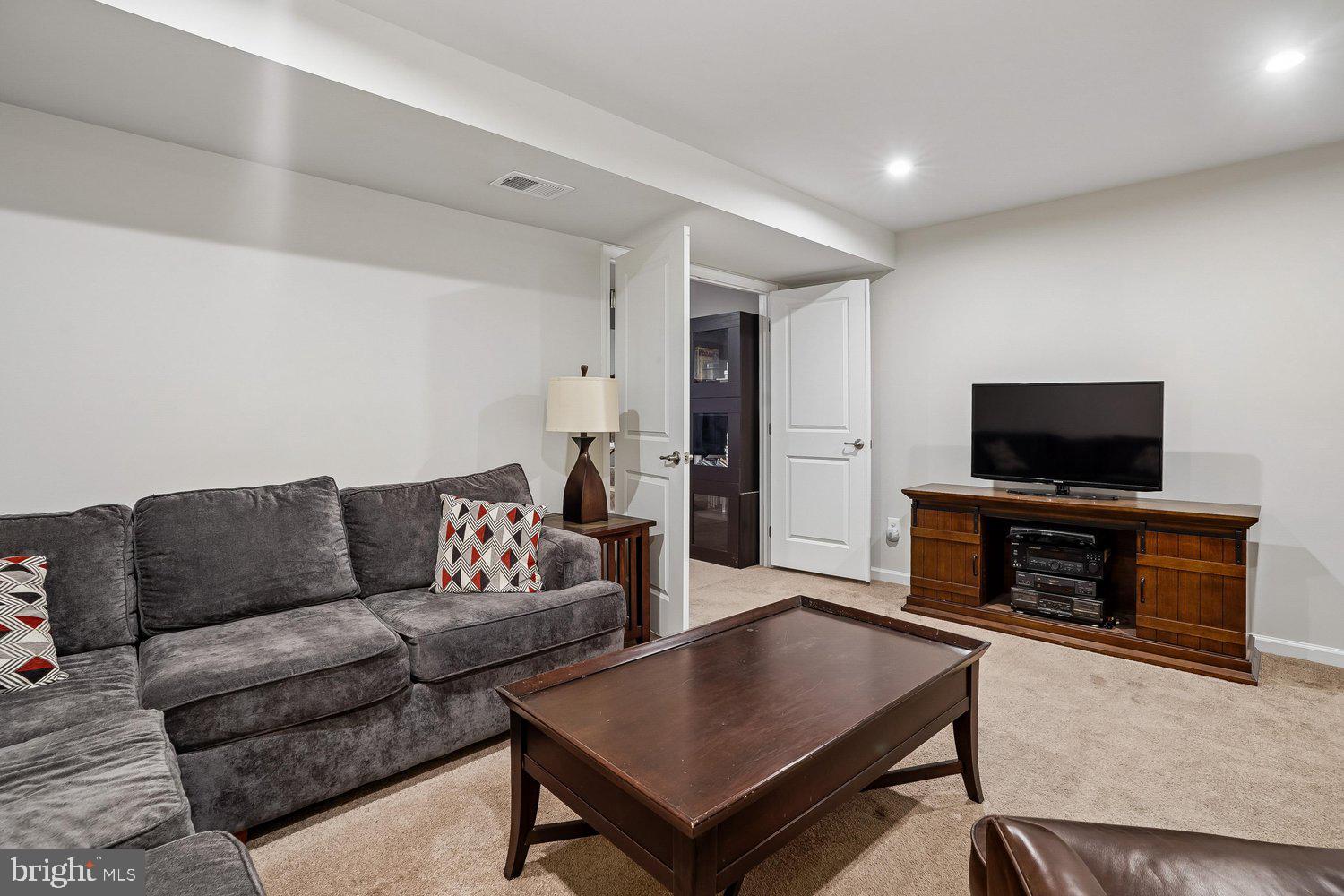 HOADLY MANOR ESTATES - Residential