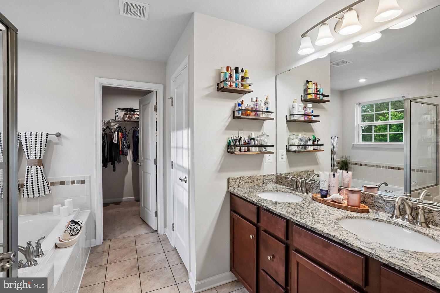 HOADLY MANOR ESTATES - Residential