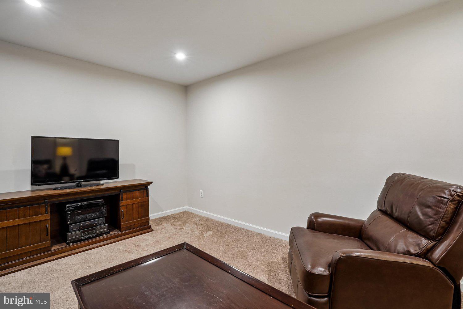 HOADLY MANOR ESTATES - Residential