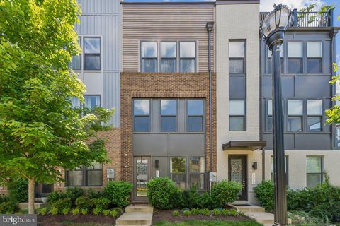 2510 CRIMSON FOX DRIVE HYATTSVILLE MD 20782