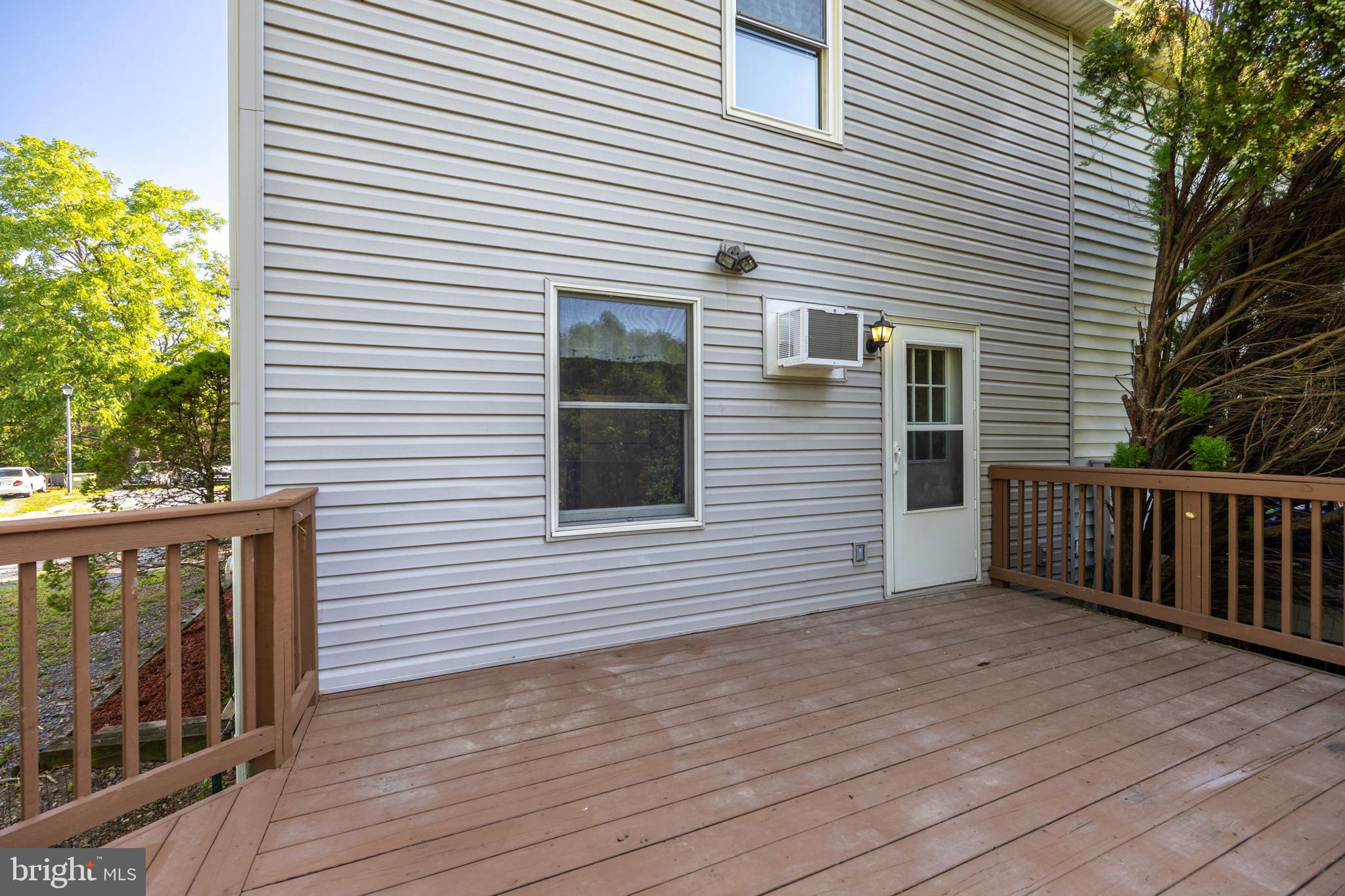 LAKERIDGE - Residential