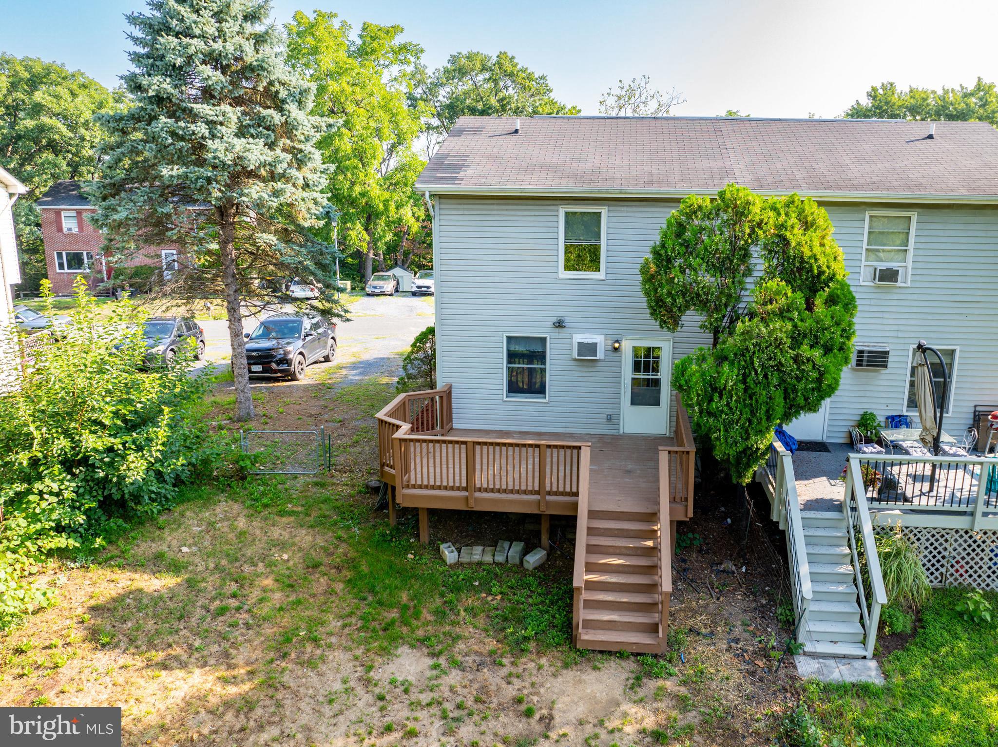 LAKERIDGE - Residential