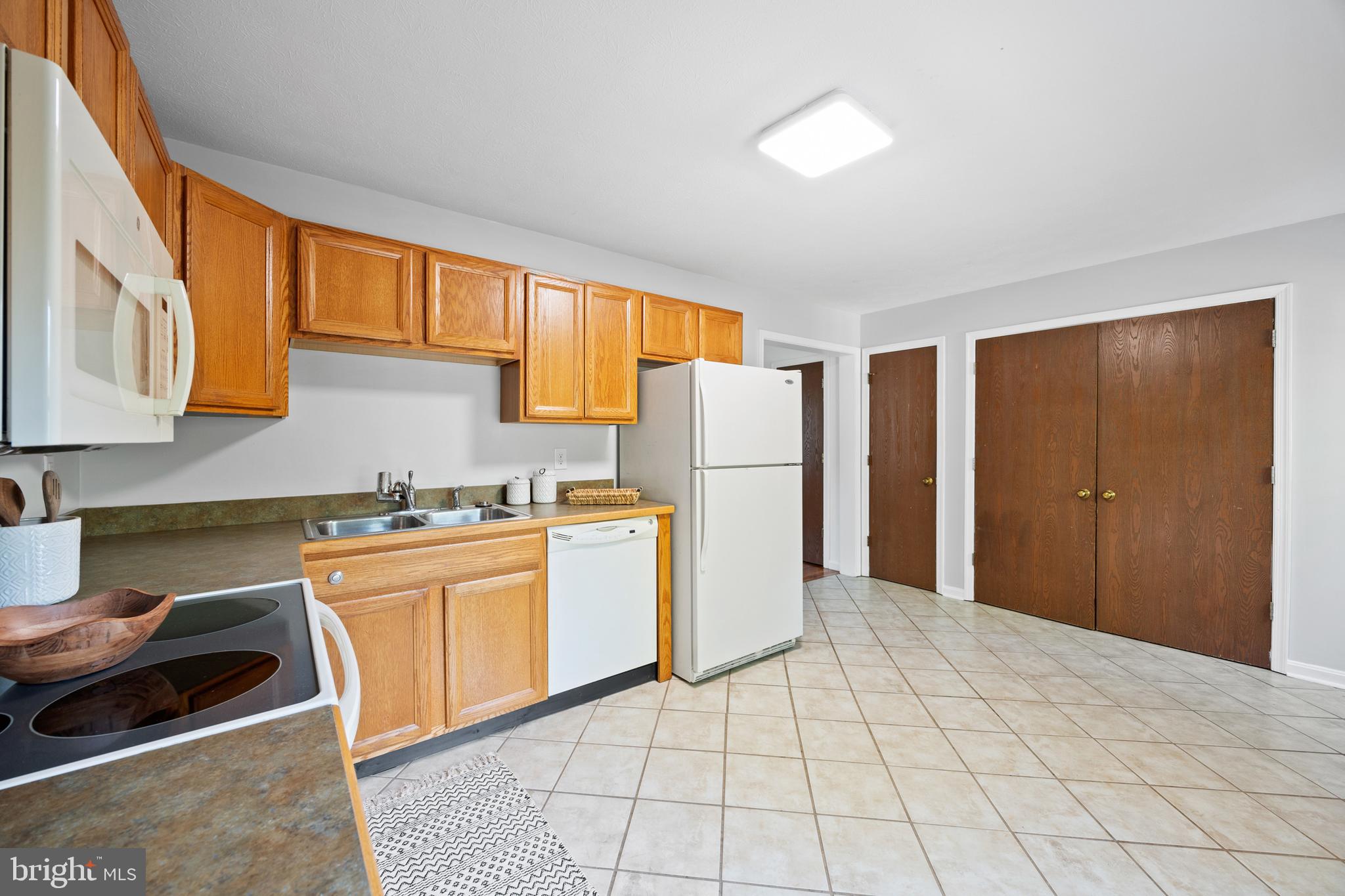 LAKERIDGE - Residential