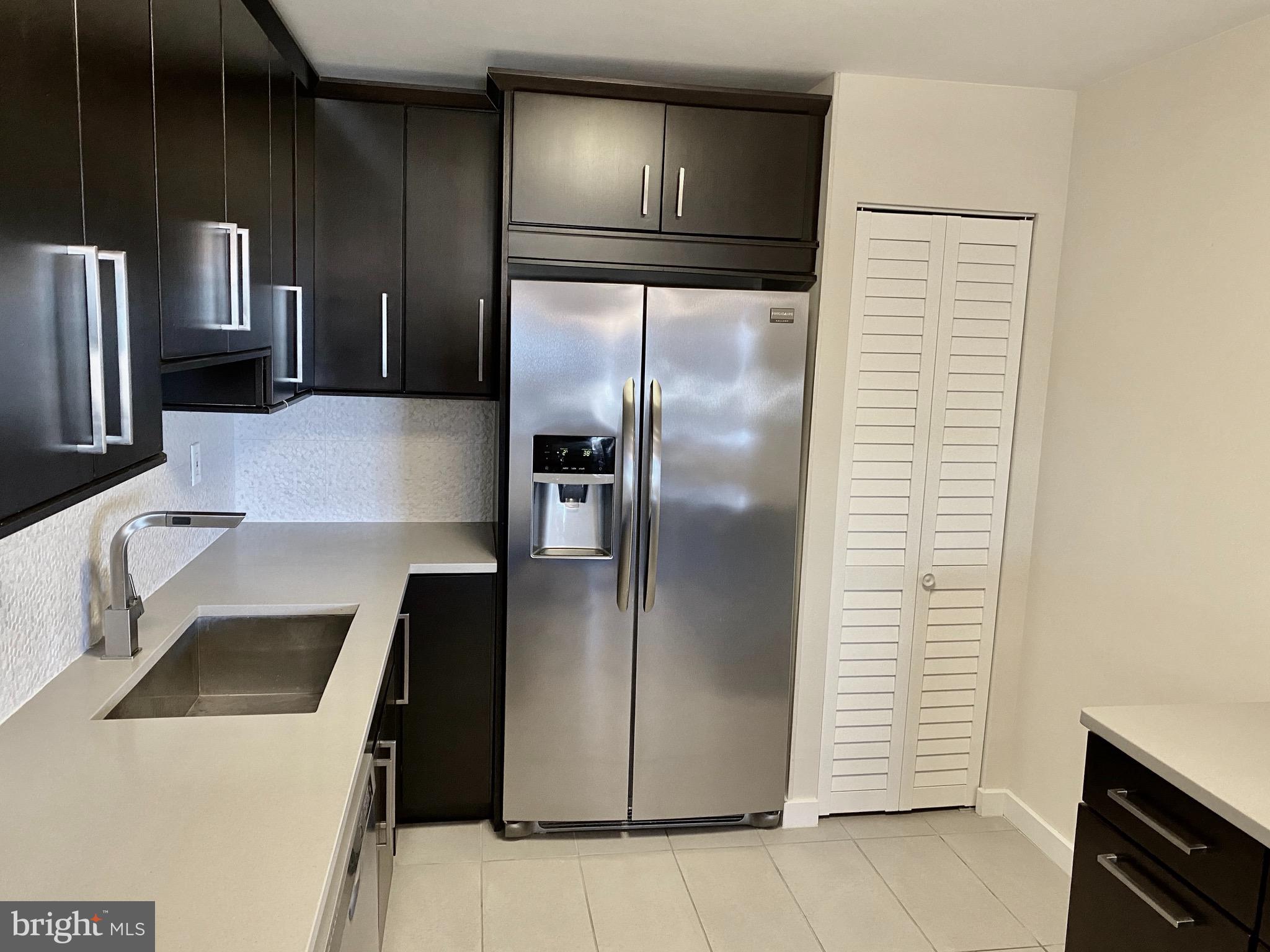 ROTONDA - Residential Lease