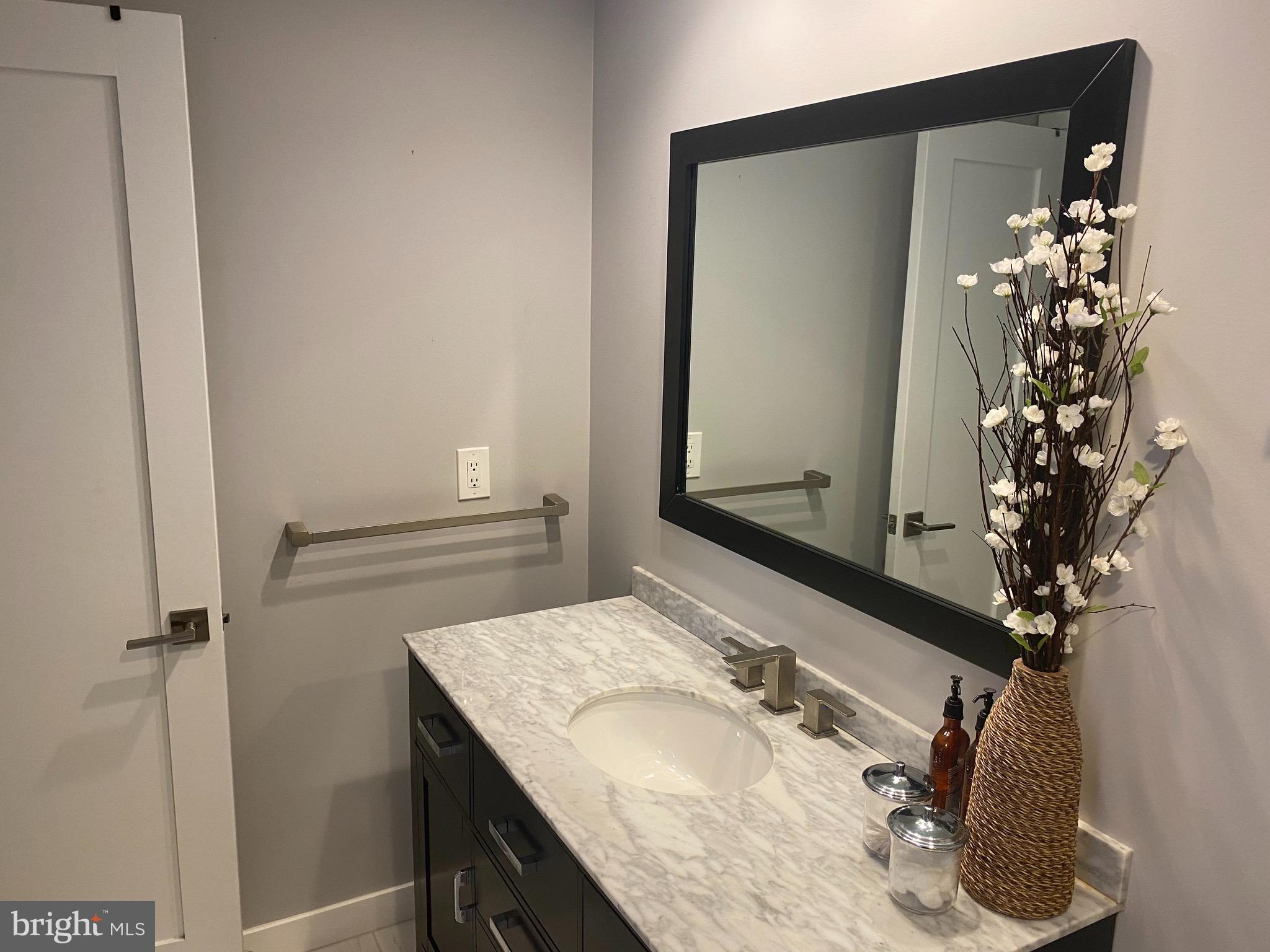 ROTONDA - Residential Lease