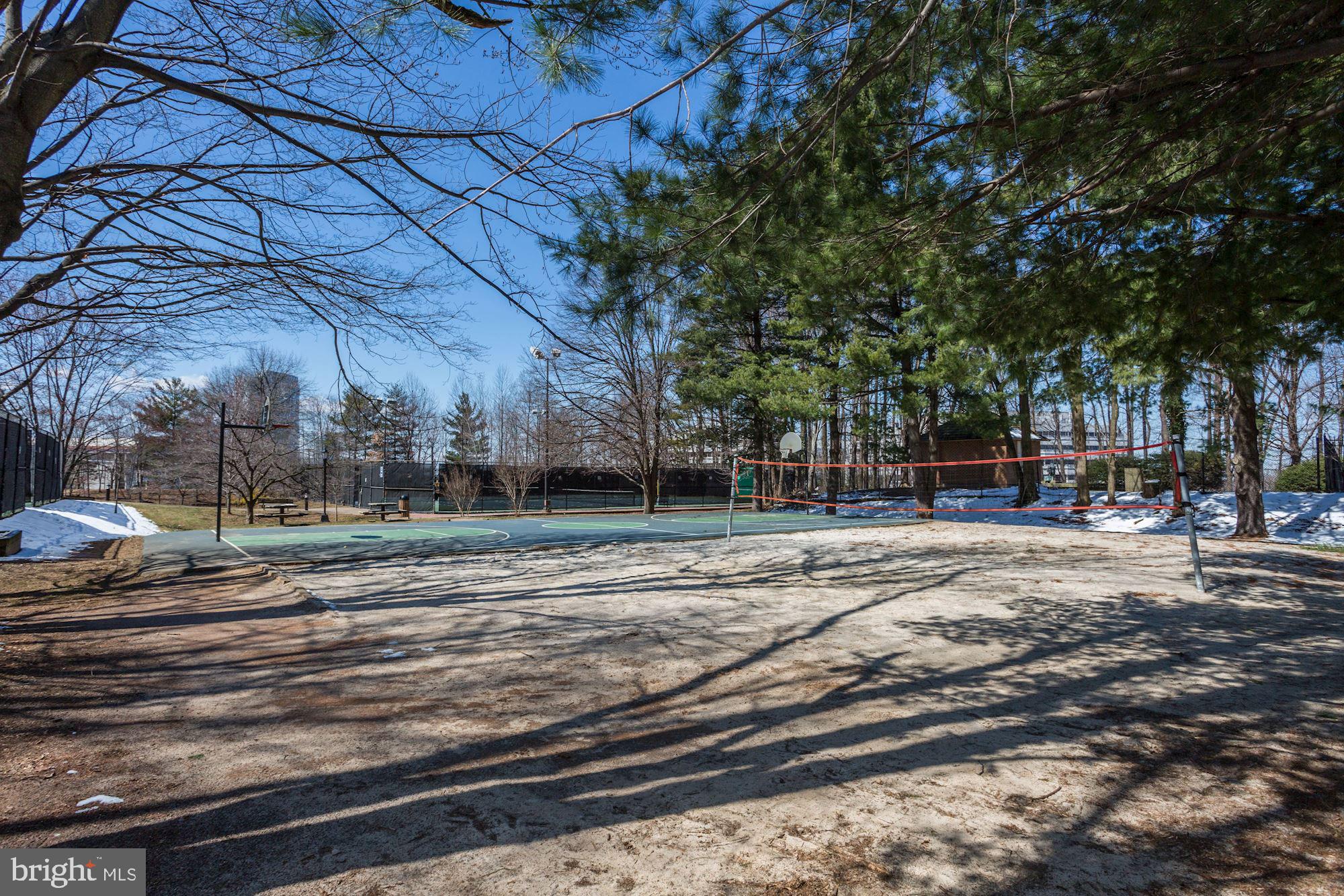 ROTONDA - Residential Lease