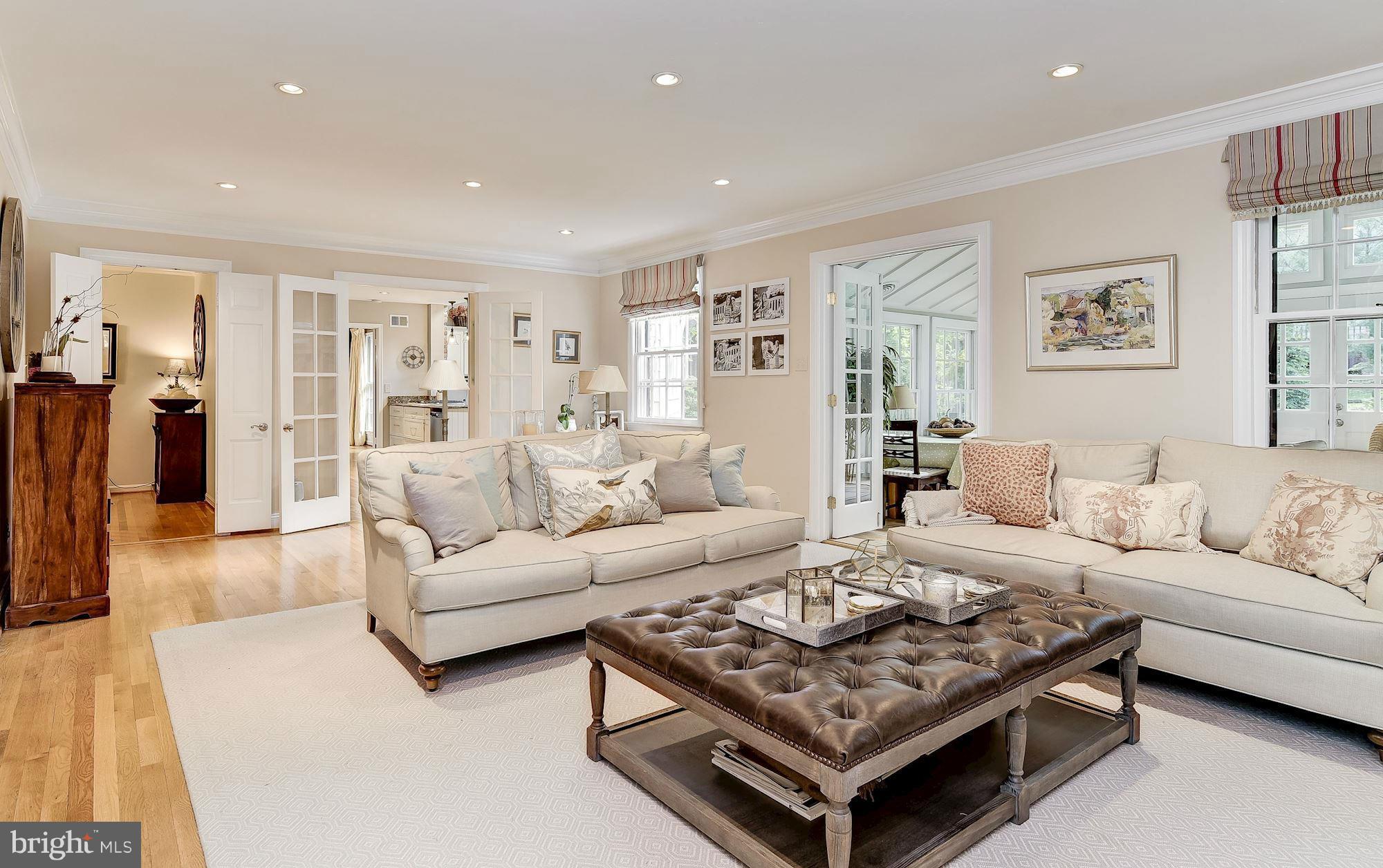 RIVER FALLS - Residential