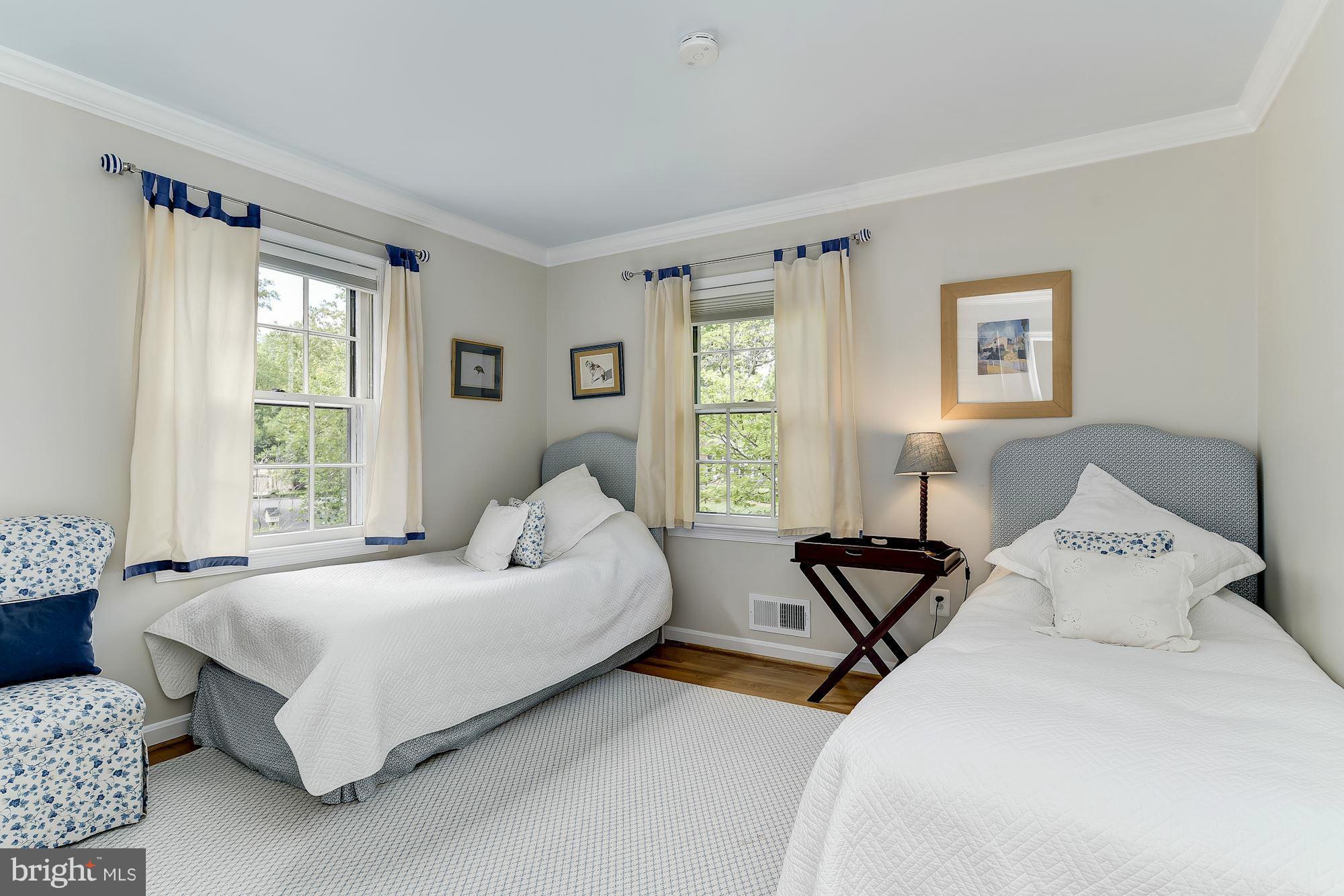 RIVER FALLS - Residential