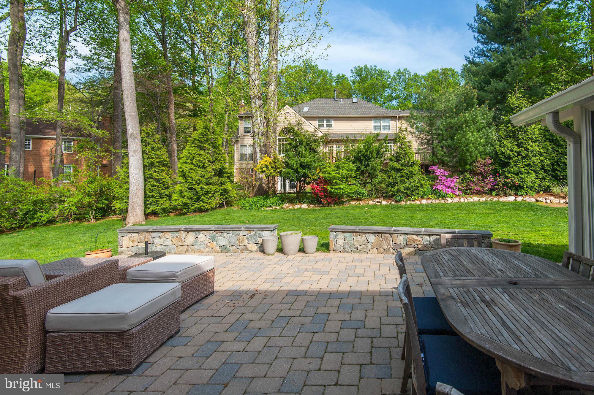 RIVER FALLS - Residential