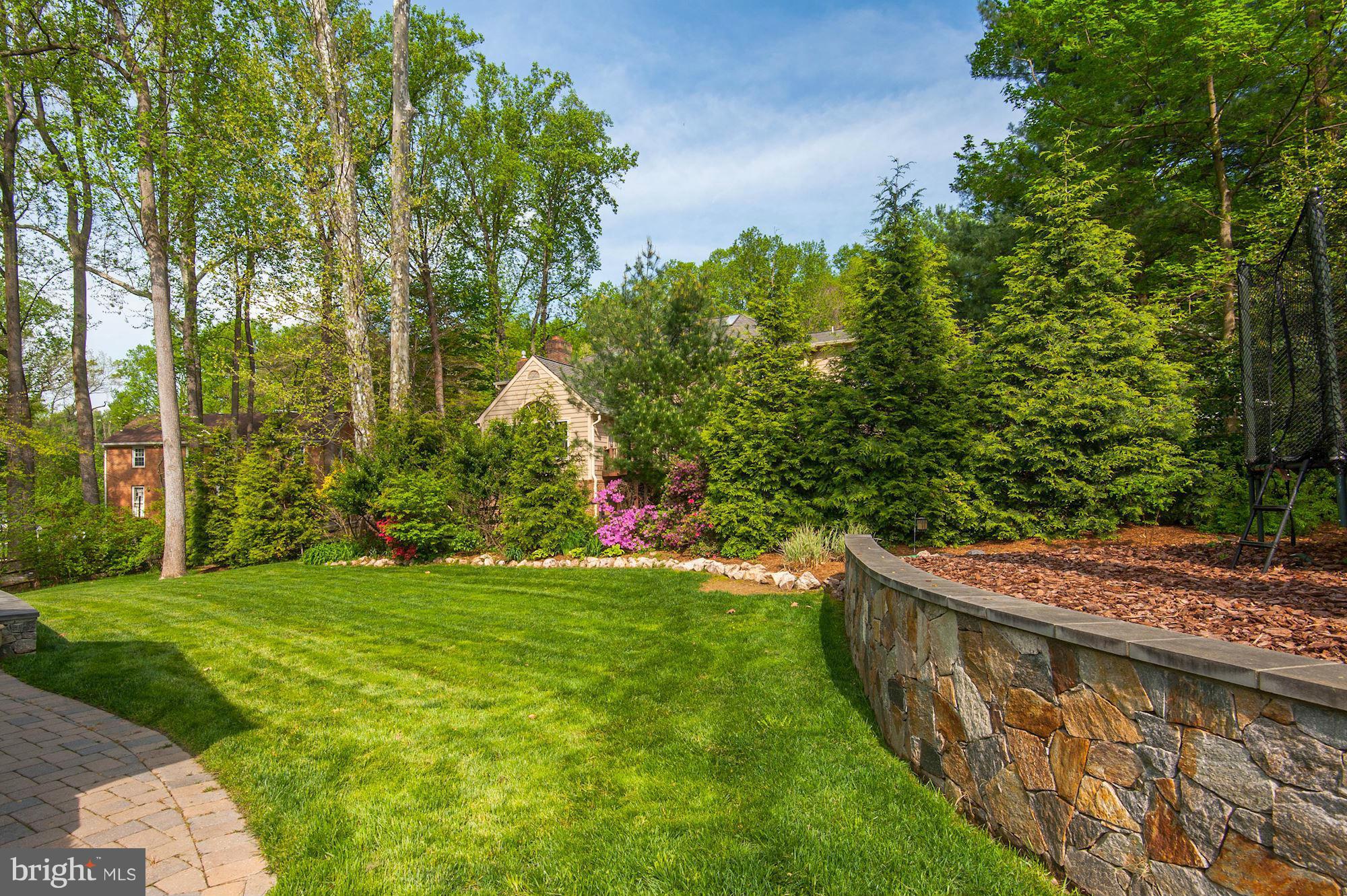 RIVER FALLS - Residential