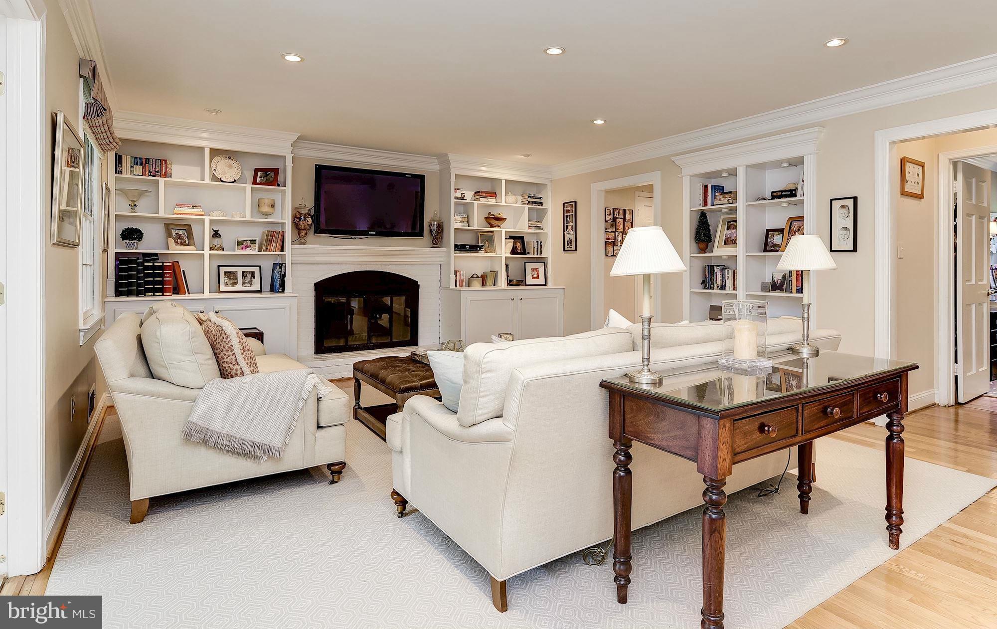 RIVER FALLS - Residential