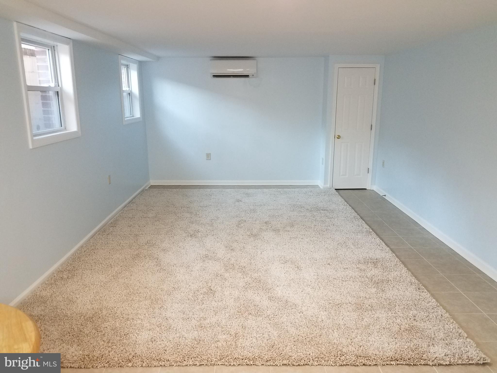 COUNTRY CLUB HILLS - Residential