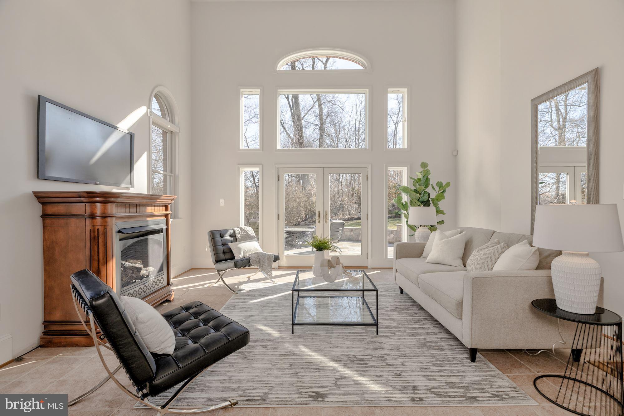 COUNTRY CLUB HILLS - Residential