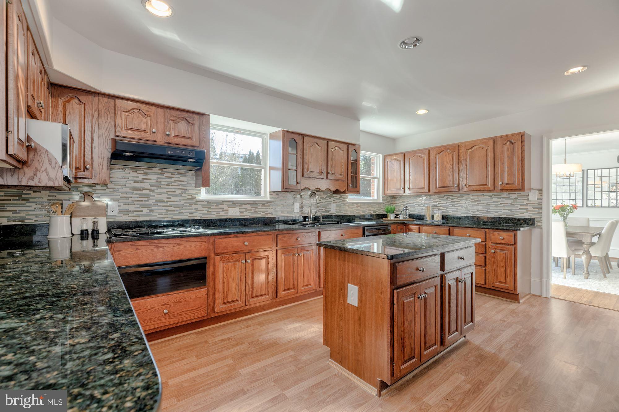 COUNTRY CLUB HILLS - Residential