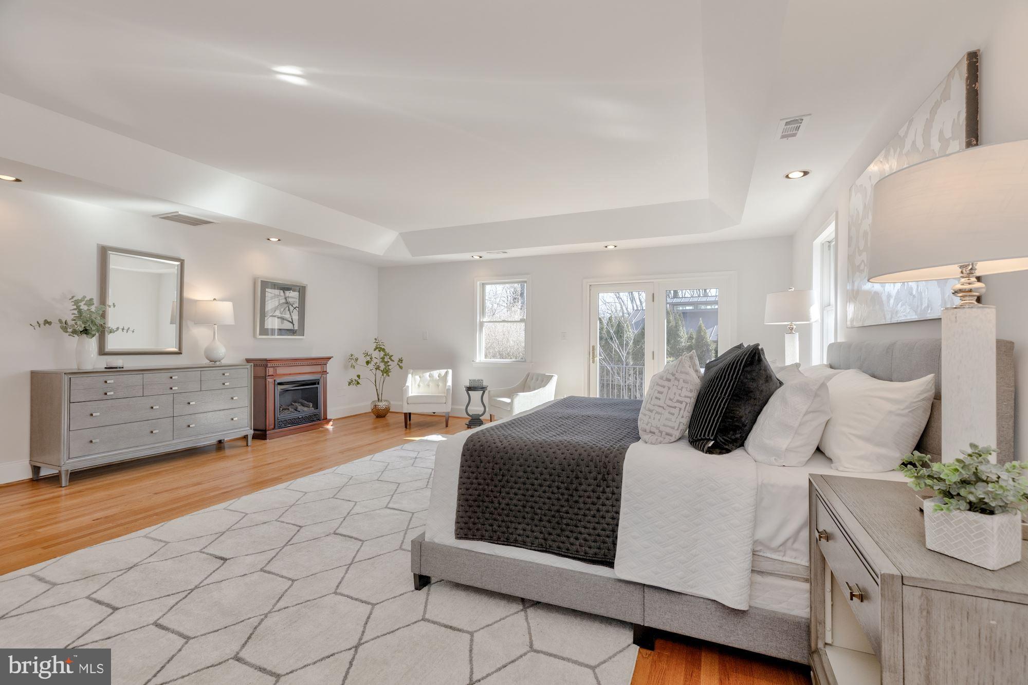 COUNTRY CLUB HILLS - Residential