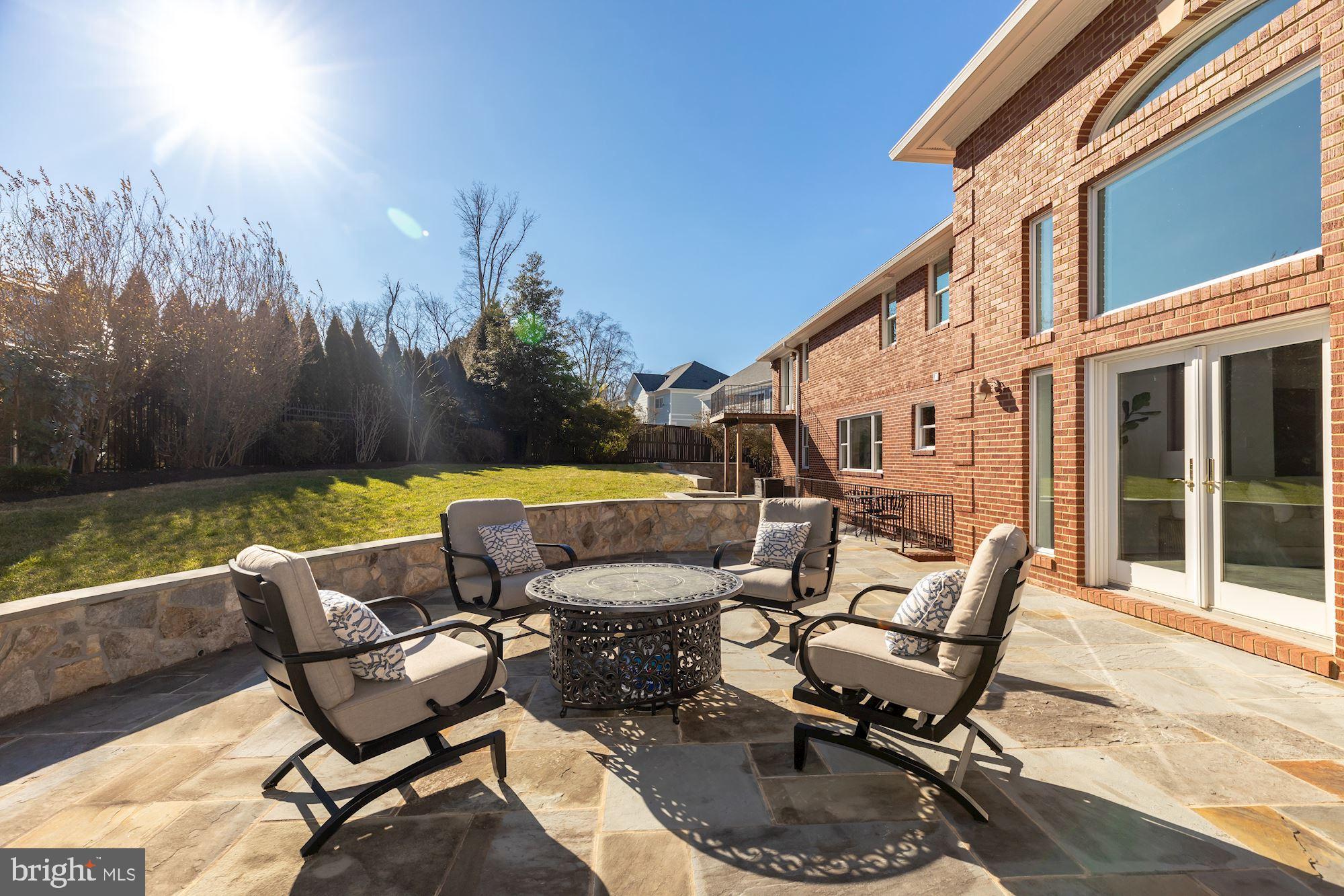 COUNTRY CLUB HILLS - Residential