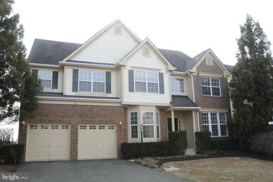 Golf Course Lot. Shows like Model: Custom Upgrades, Neutral Decor, Refin Hardwood Flrs; Fresh Paint. 4,500+ SQFT LivSpace: Library, Liv RM w/Coffered Ceiling, Din RM, Ext. Family RM w/Sunlit 2-Story Floor to Ceiling Windows, FP, Built-Ins. Gourmet Kitch w/Brkfst Area, Granite/Maple Cabs w/Leaded Glass, Island. Lux MBD w/Sit Area. LLVL Walk-Out, Windows, Rec RM, 5th BDRM w/Full Bath