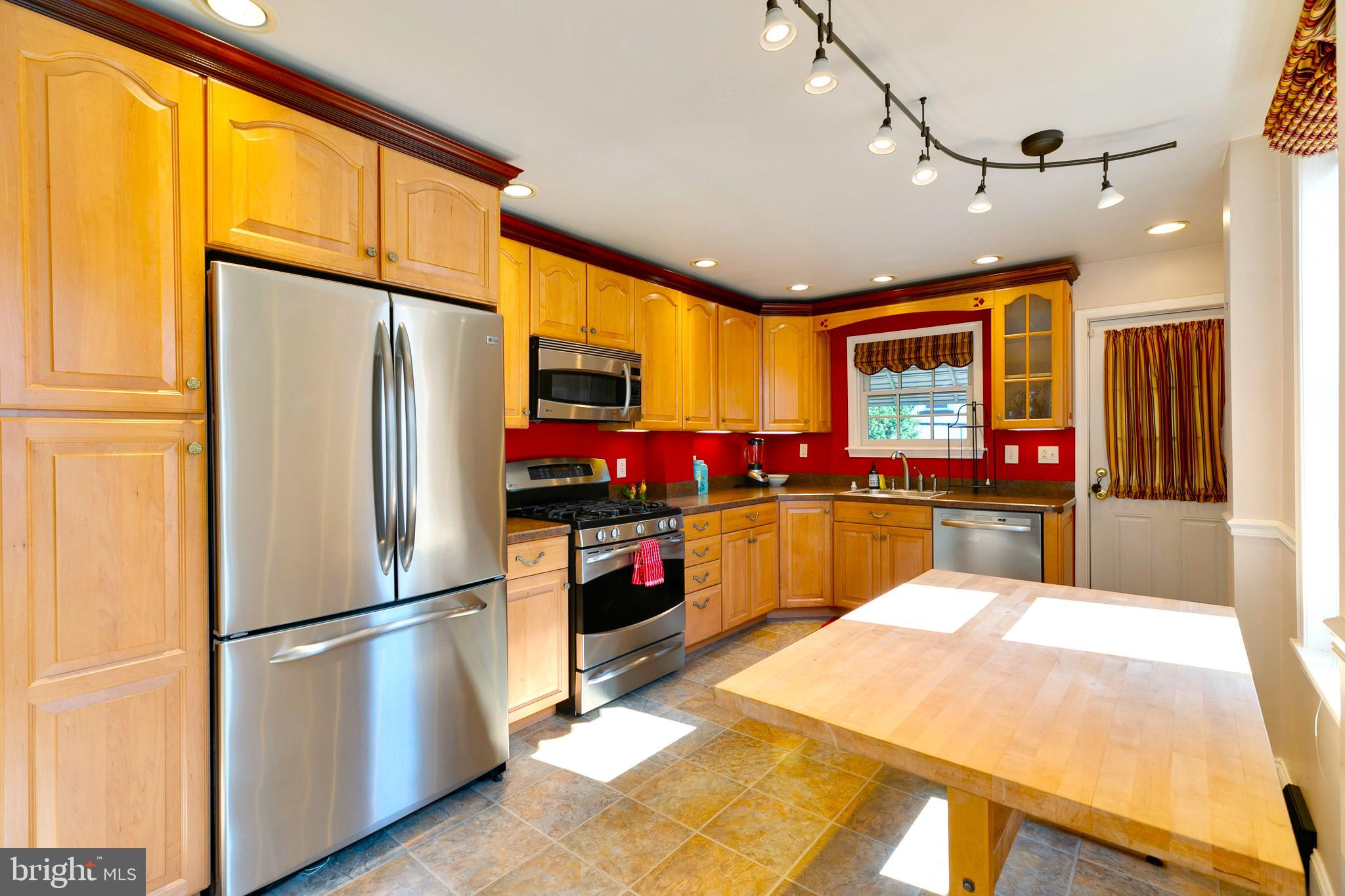 EAST FALLS - Residential