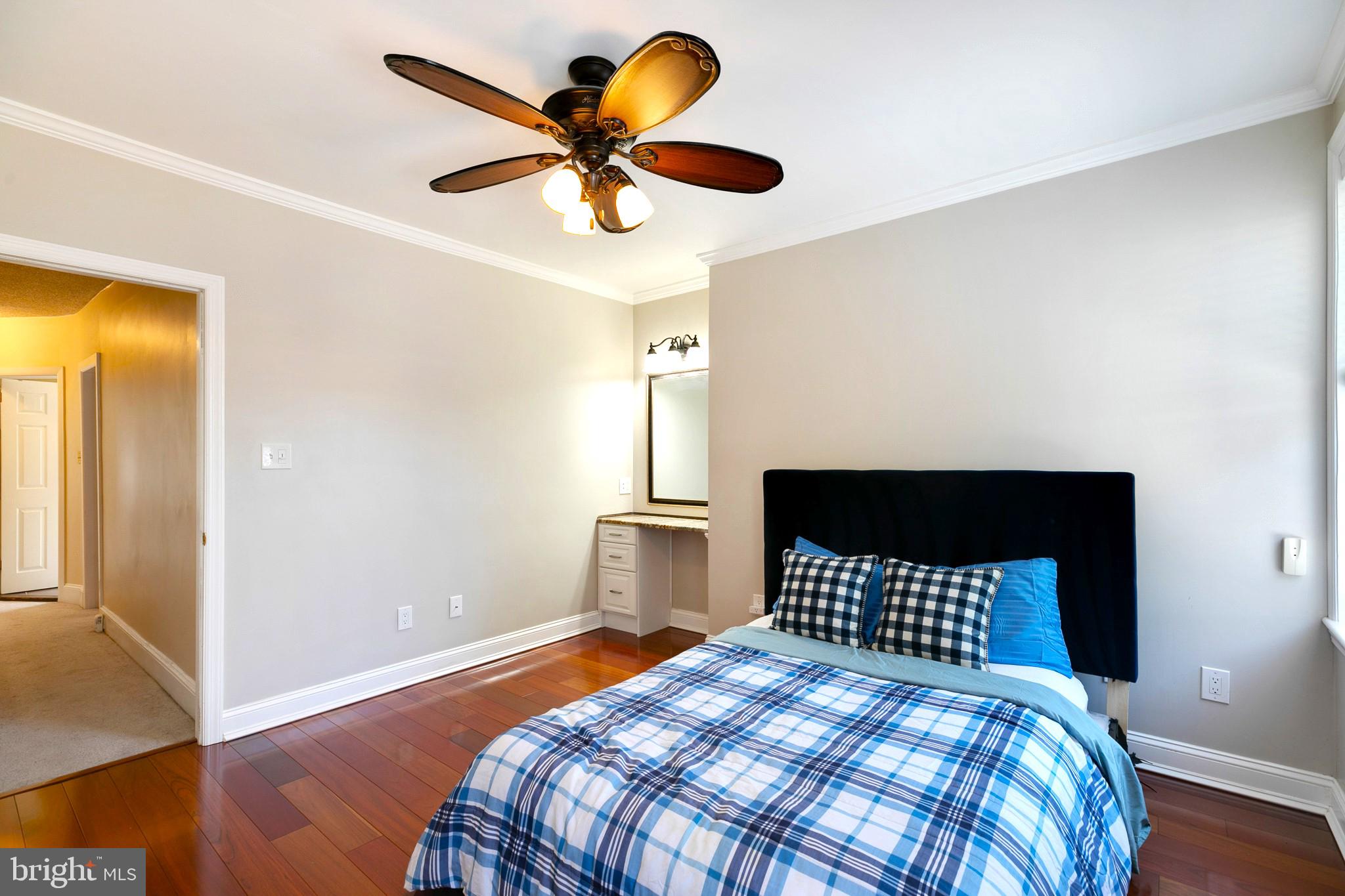 EAST FALLS - Residential