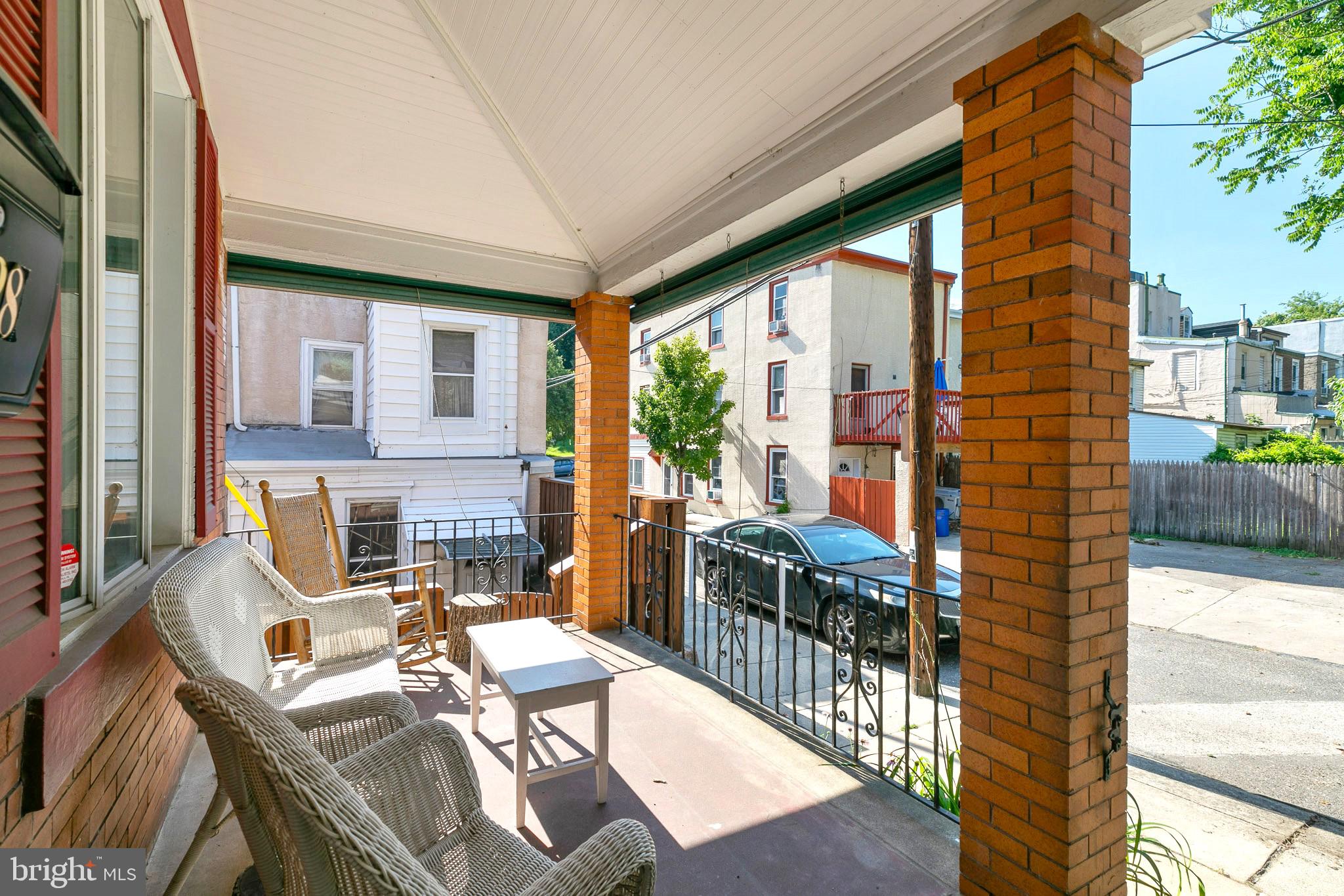 EAST FALLS - Residential