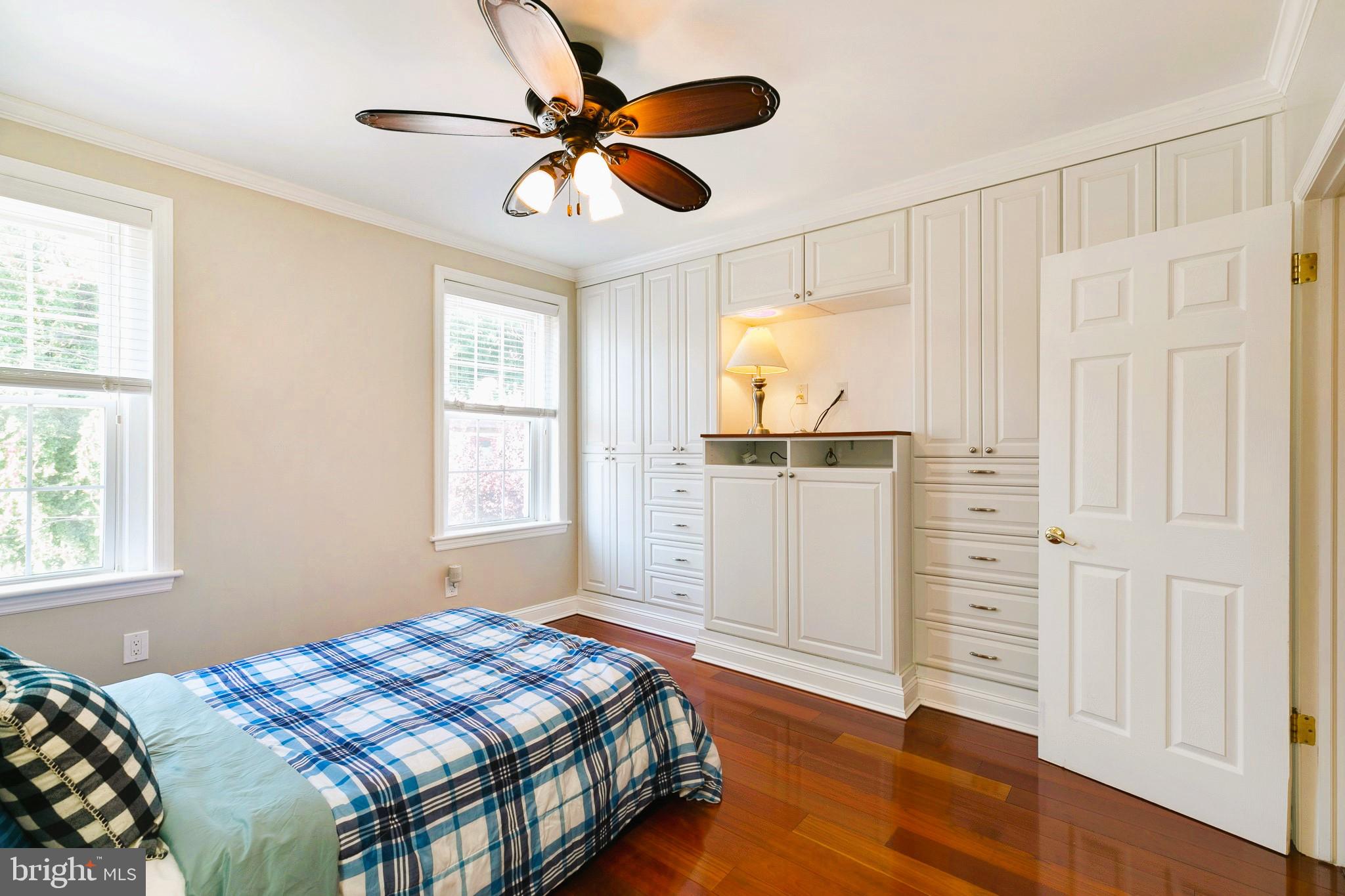 EAST FALLS - Residential