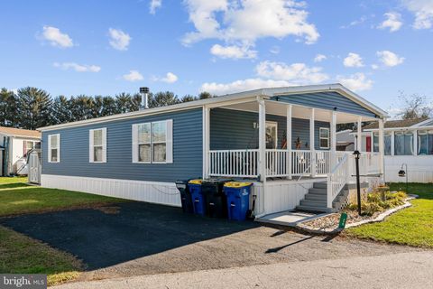 26 RUTH DRIVE GORDONVILLE PA 17529